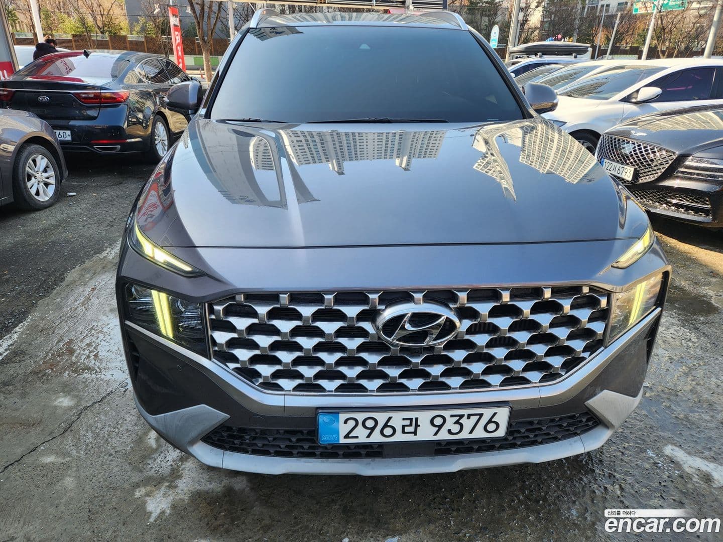 Main__Slider__Photo:Santafe Hyundai 2023.4-0