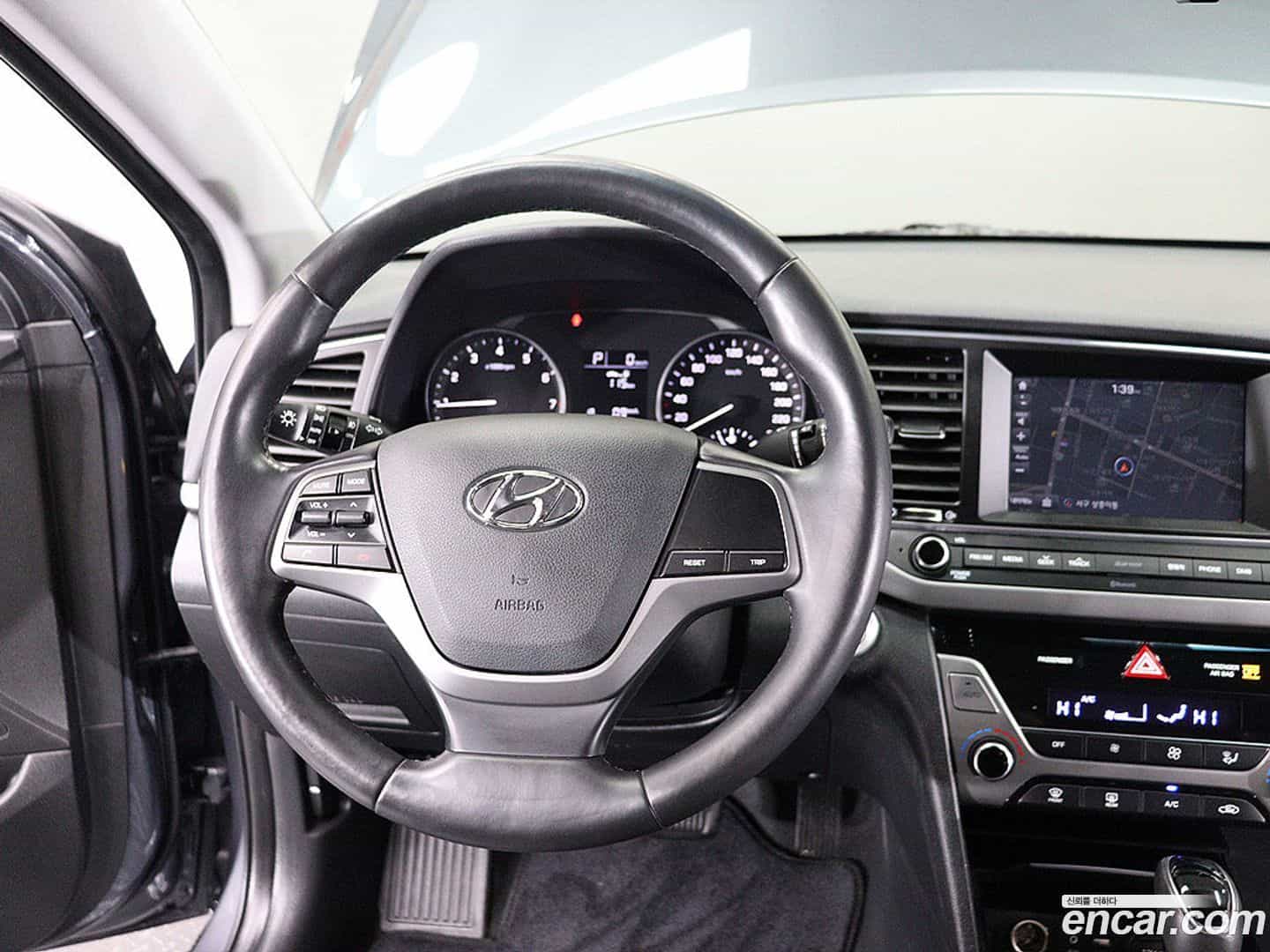 AVANTE Hyundai 2016.8-INNER-007