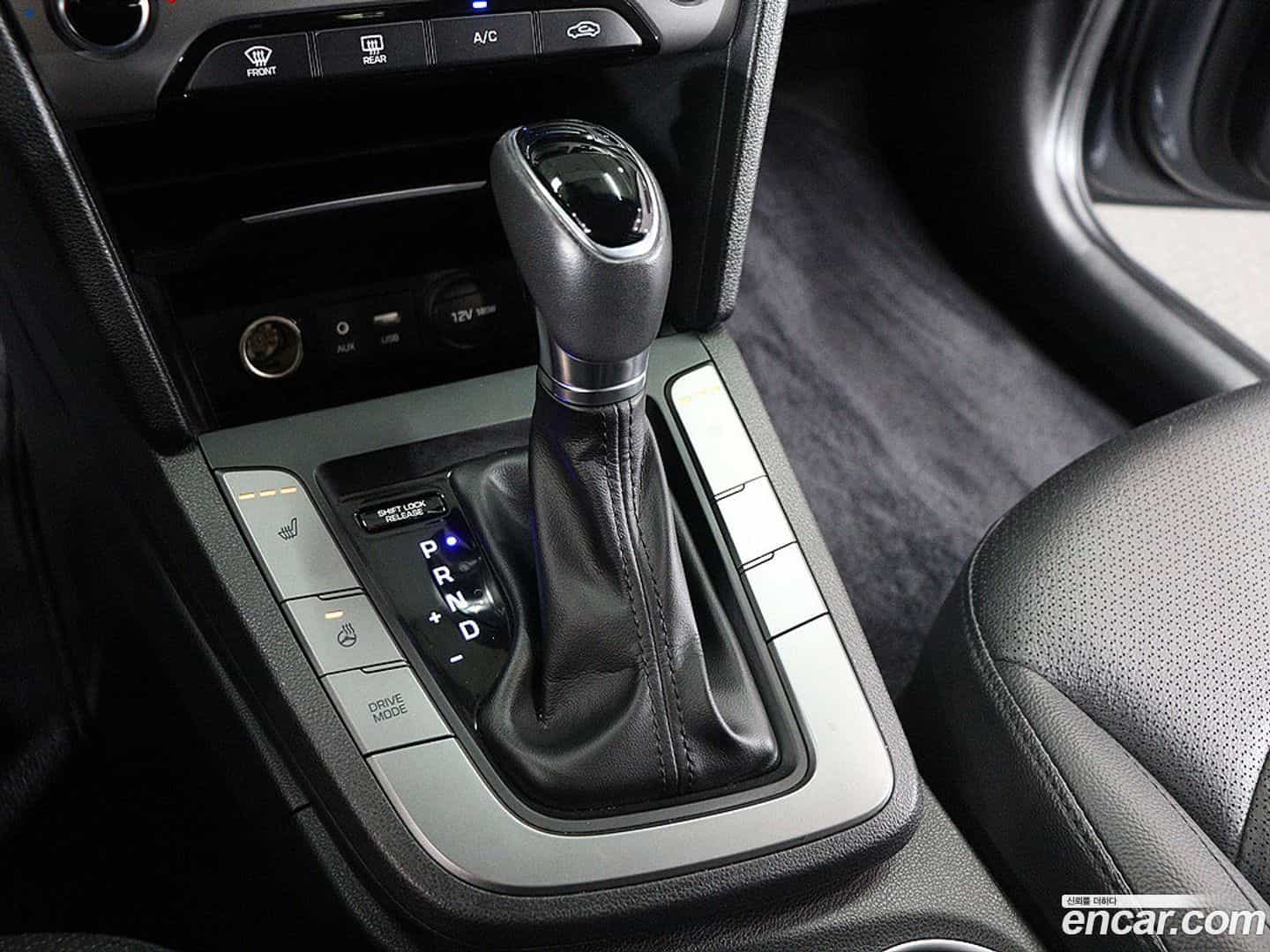 AVANTE Hyundai 2016.8-OPTION-017
