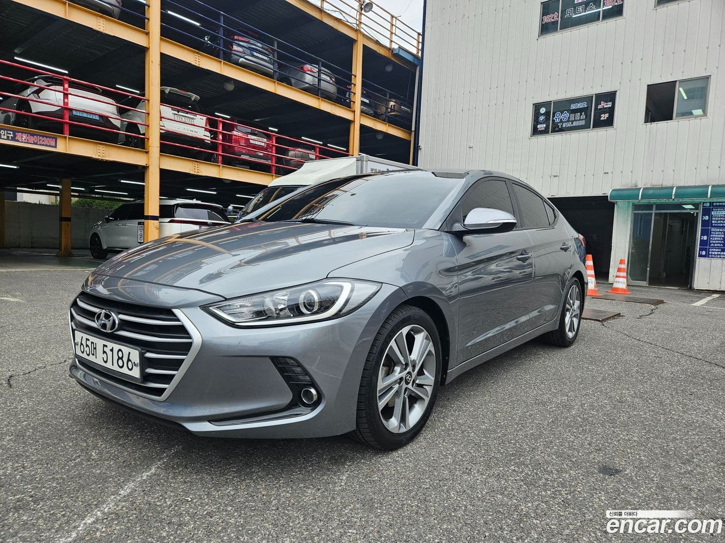 Main__Slider__Photo:AVANTE Hyundai 2017.6-0