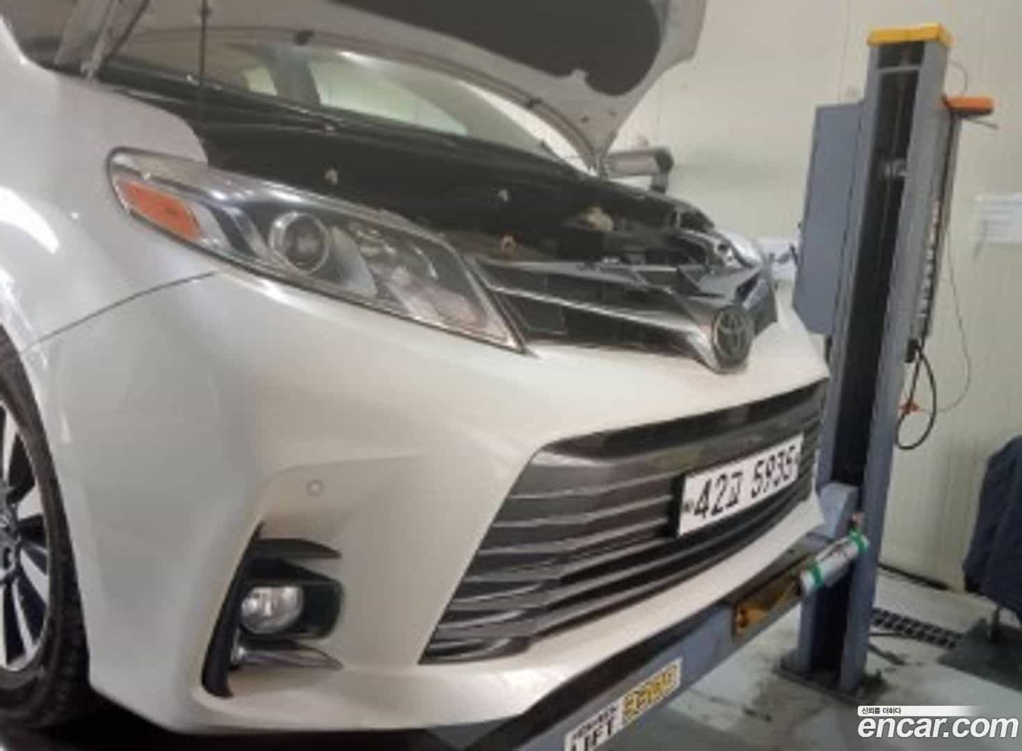 Sienna Toyota 2018.11-OUTER-001