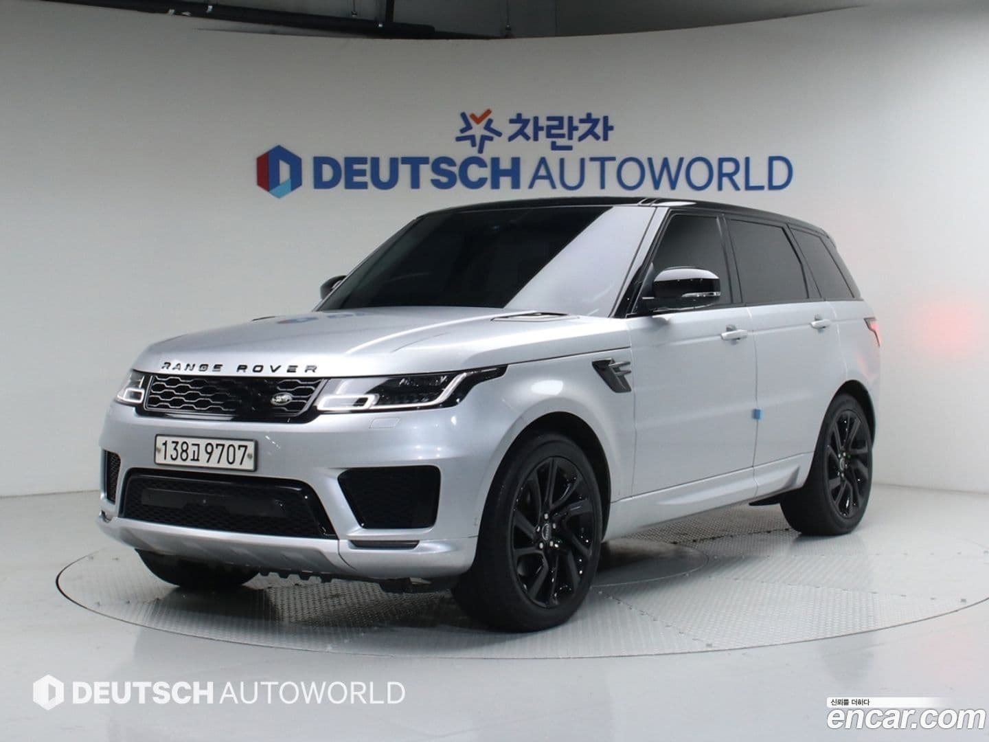 Main__Slider__Photo:Range Rover Sport Land Rover 2019.11-0