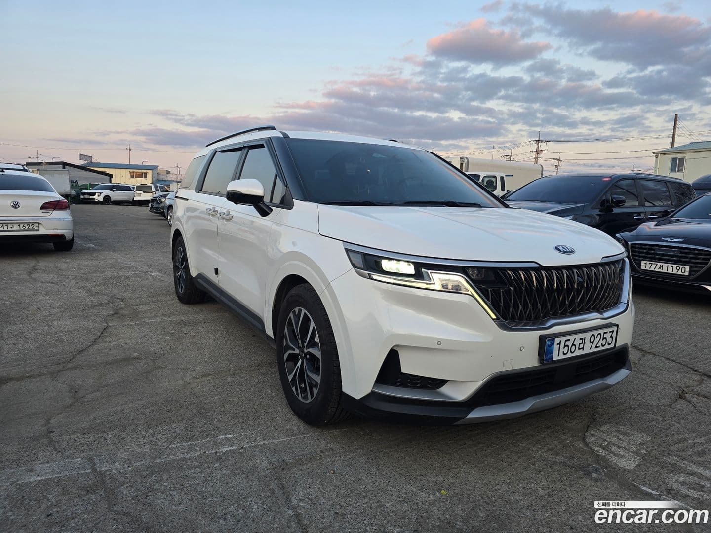 Main__Slider__Photo:Canival Kia 2021.4-0