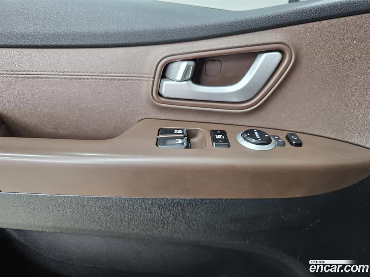Starex Hyundai 2020.2-INNER-009