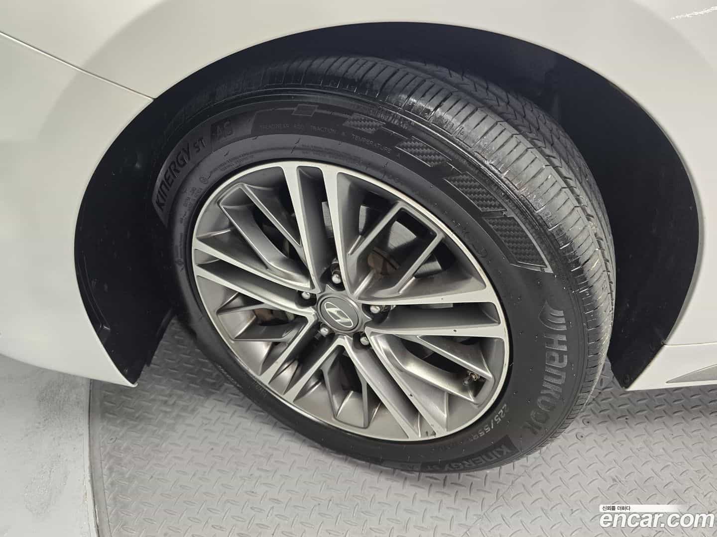 Grandeur Hyundai 2017.0-OPTION-024