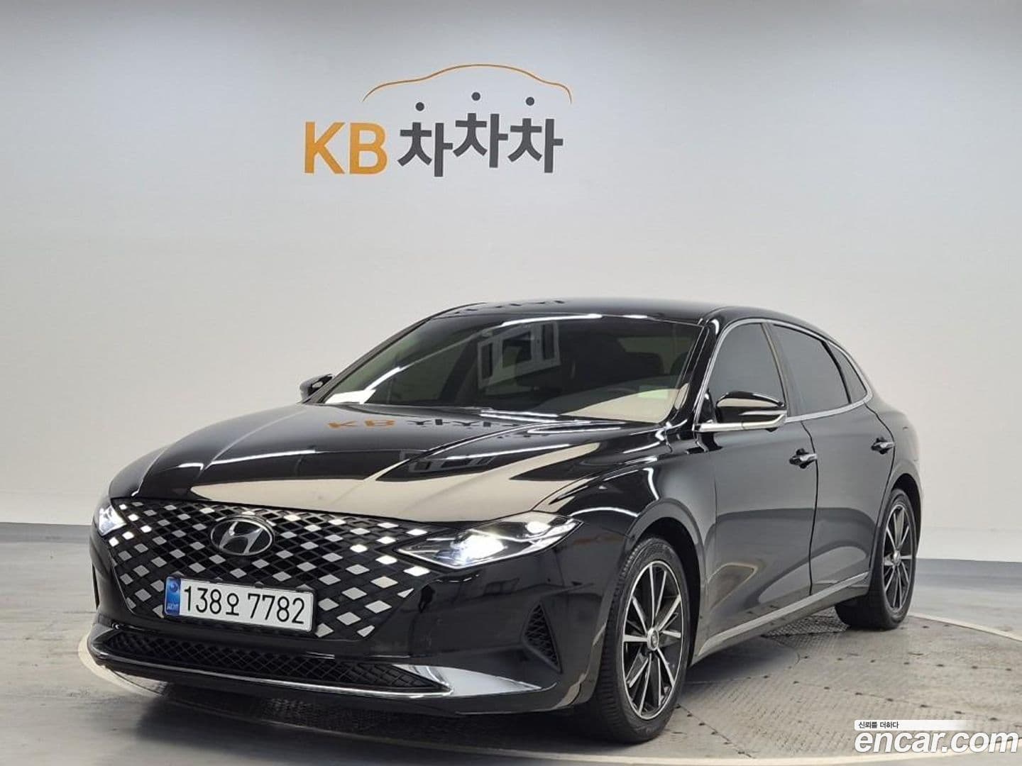 Main__Slider__Photo:Grandeur Hyundai 2022.2-0
