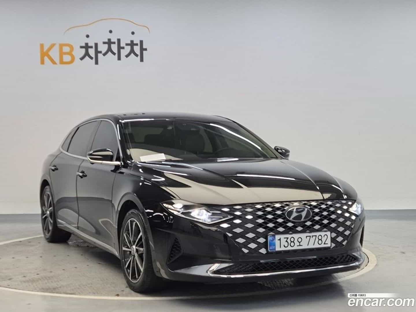 Grandeur Hyundai 2022.2-OUTER-003