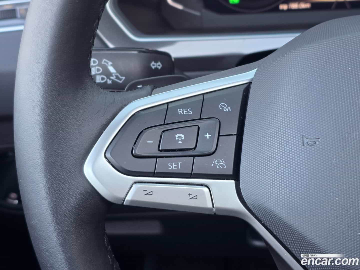 Tiguan Volkswagen 2021.7-OPTION-017