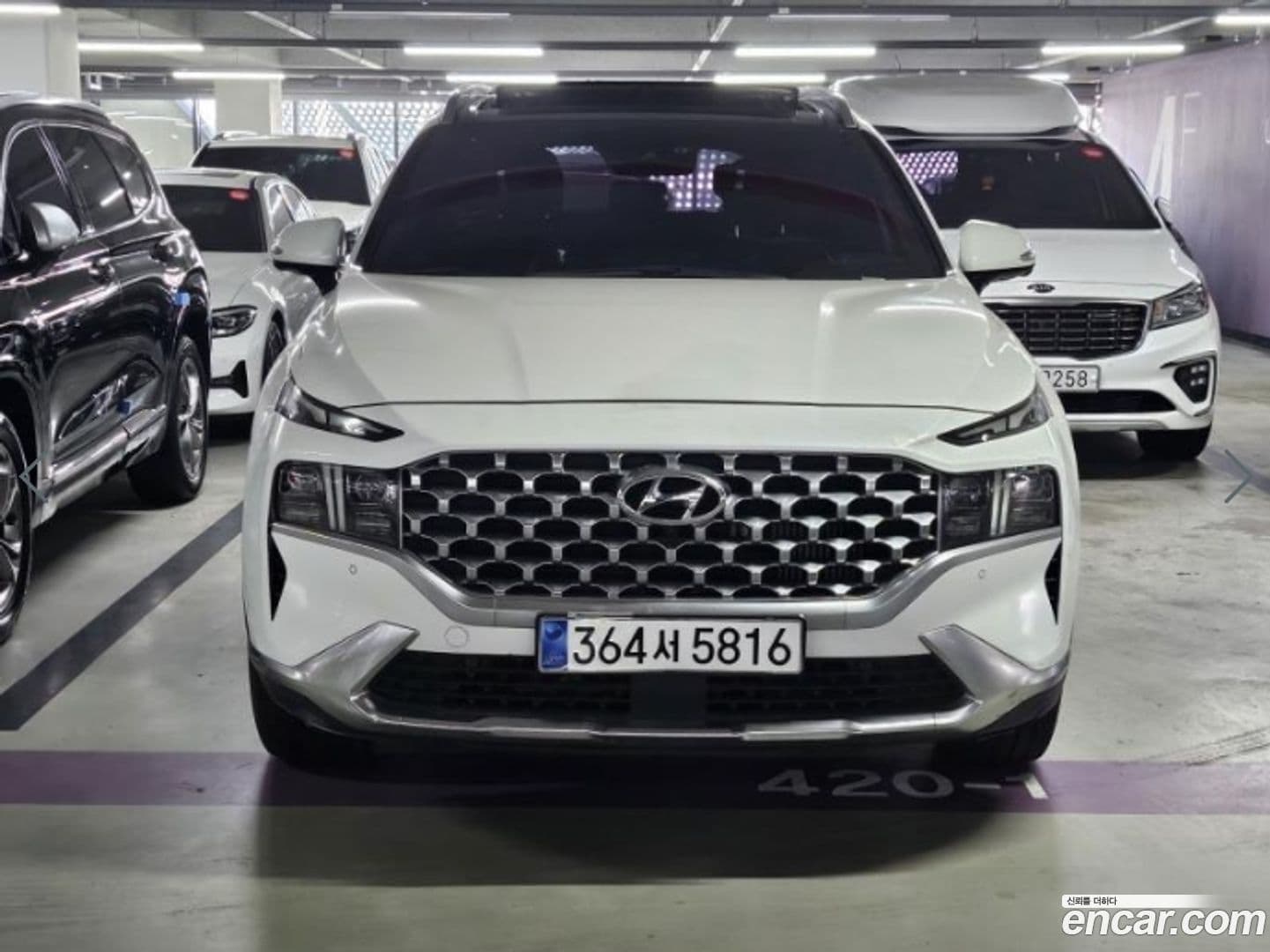Main__Slider__Photo:Santafe Hyundai 2020.8-0