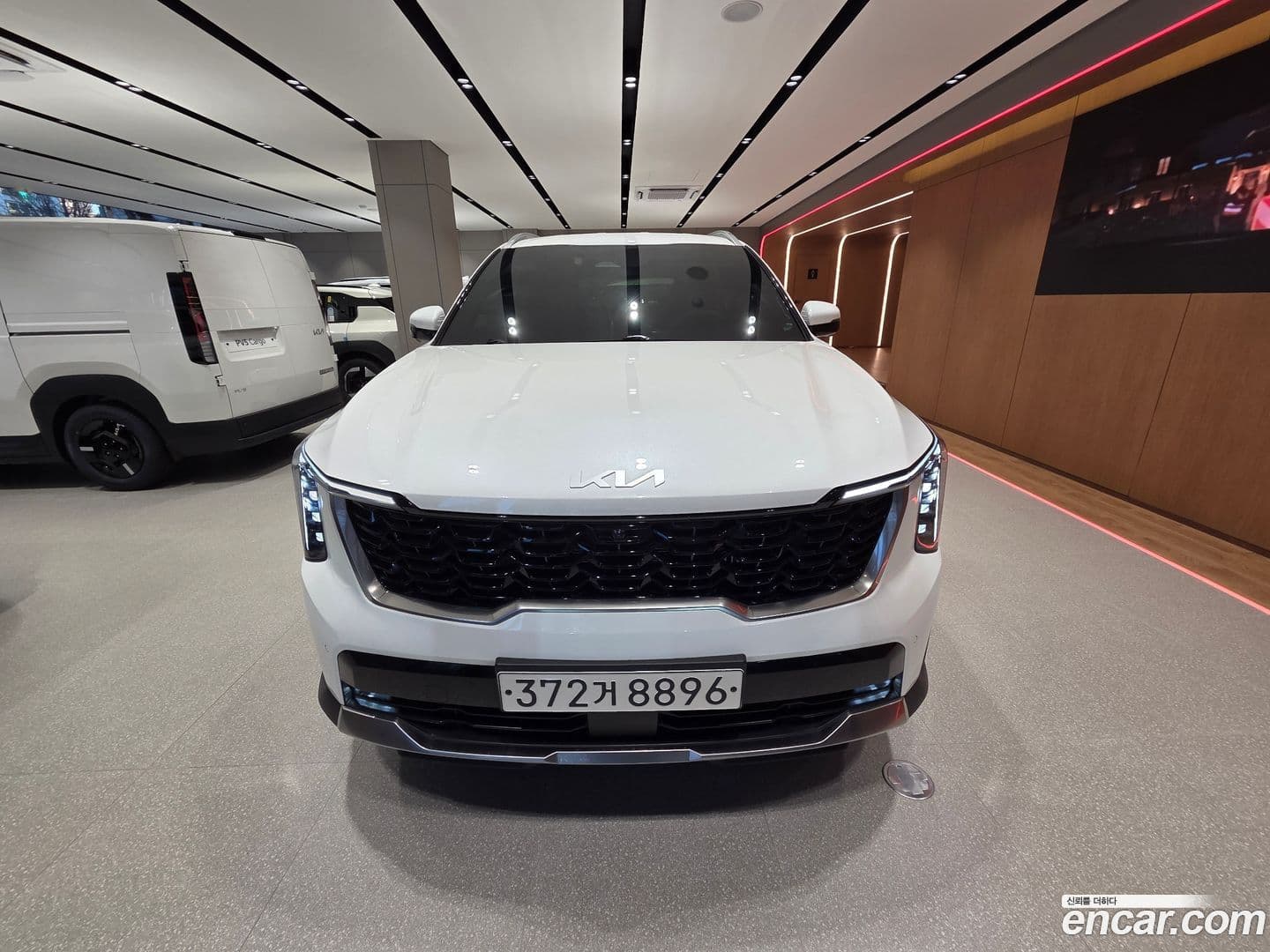 Main__Slider__Photo:Sorento Kia 2023.10-0
