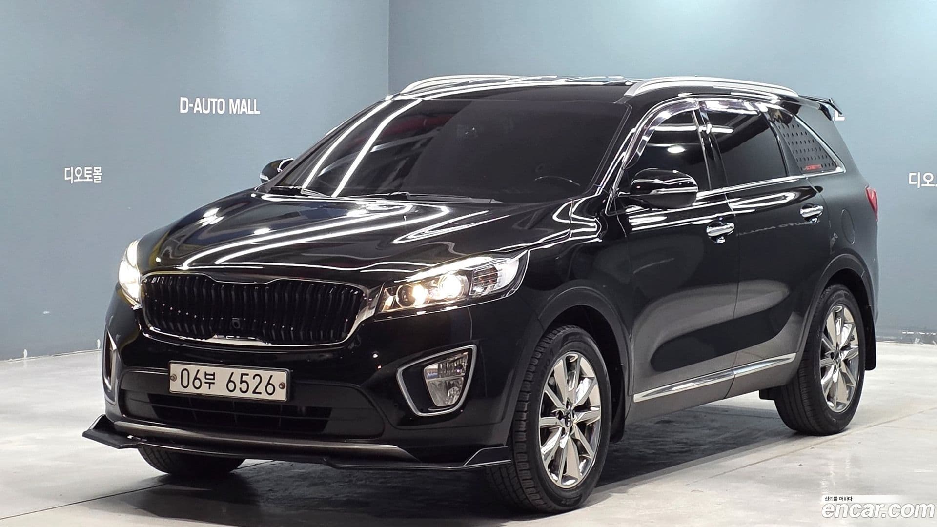 Main__Slider__Photo:Sorento Kia 2015.3-0