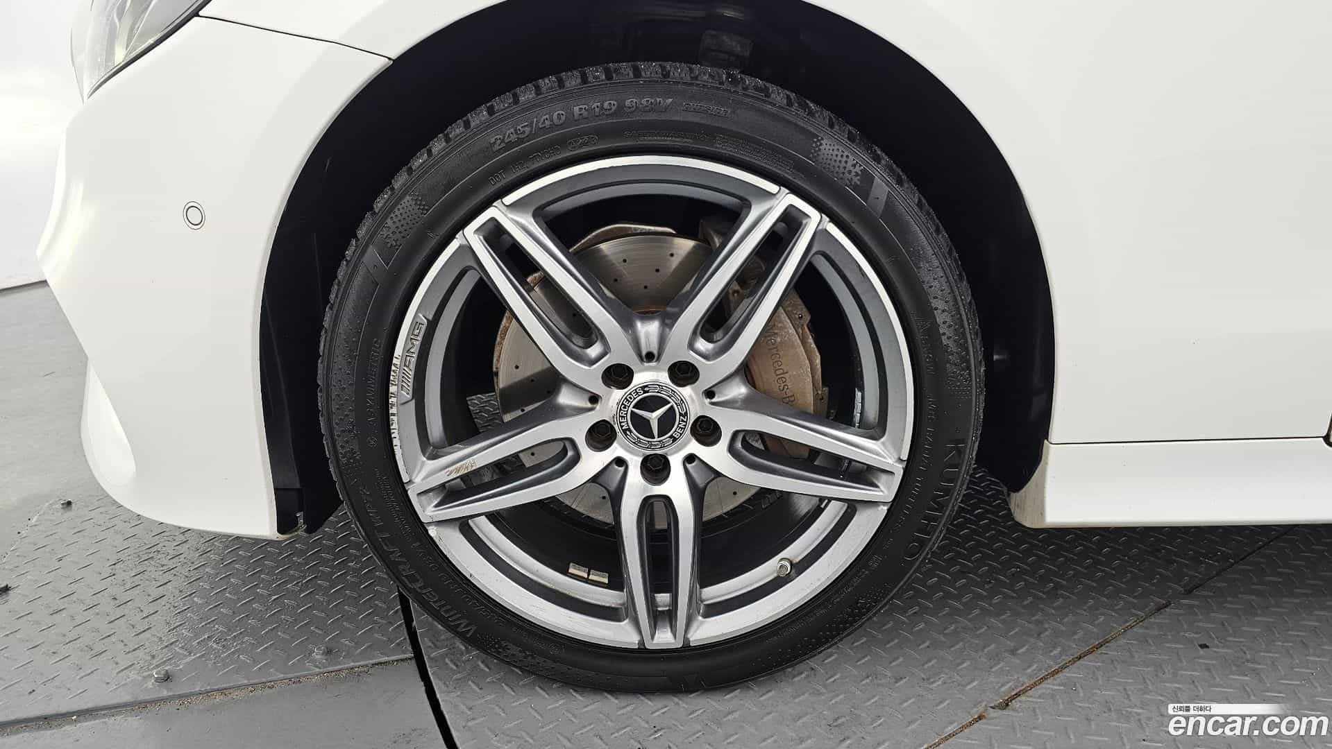 E-Class Mercedes-Benz 2018.11-OUTER-005