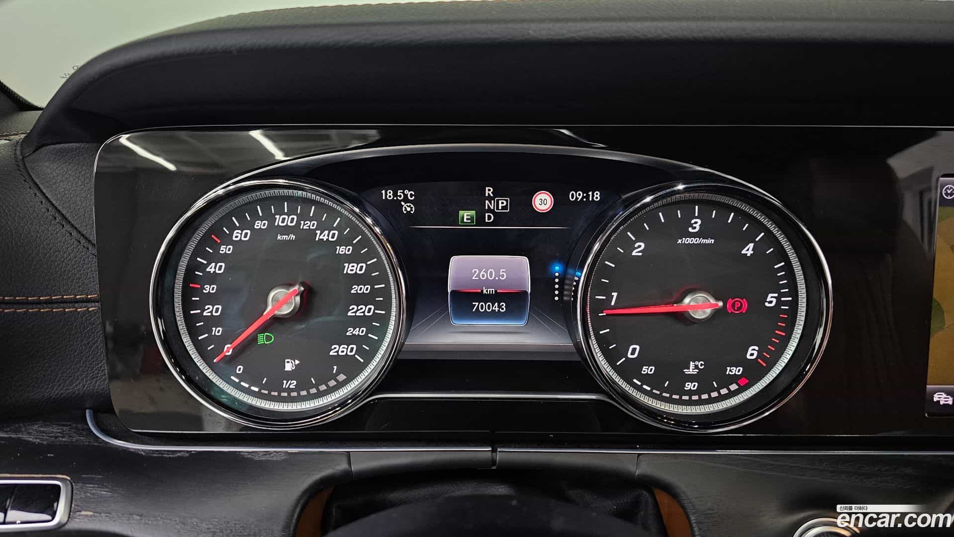 E-Class Mercedes-Benz 2018.11-INNER-008
