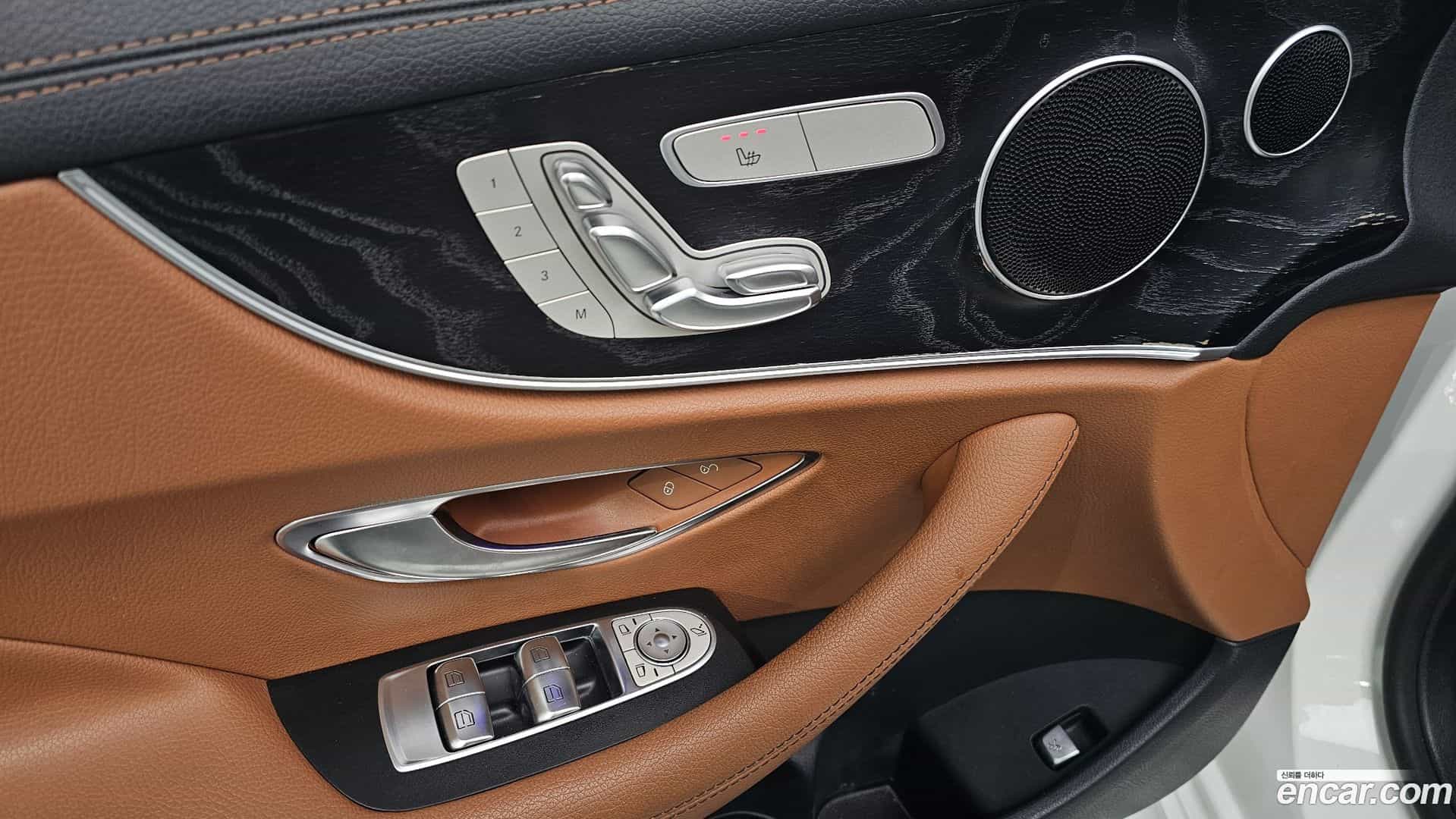 E-Class Mercedes-Benz 2018.11-OPTION-022