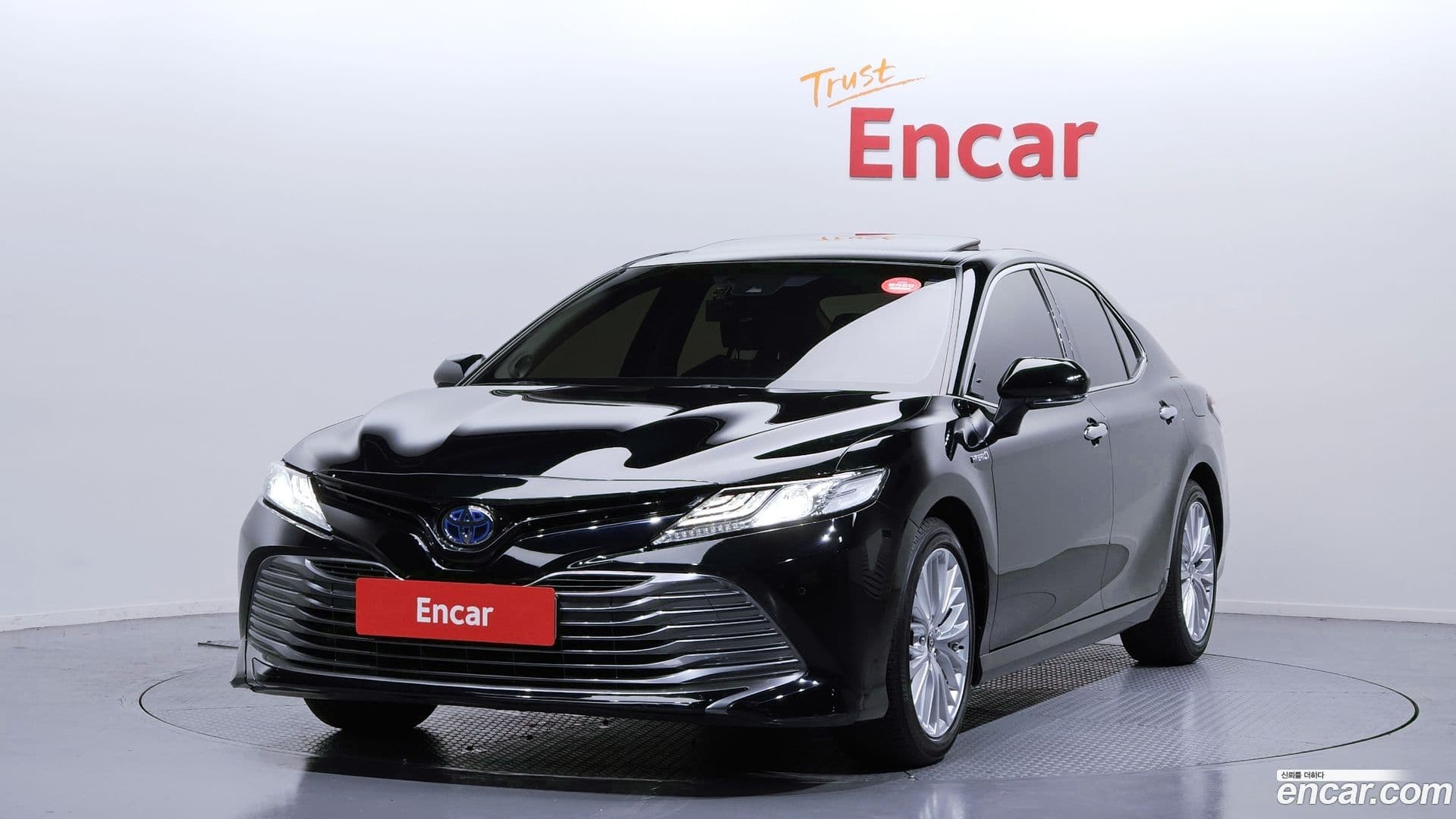 Main__Slider__Photo:Camry Toyota 2020.4-0