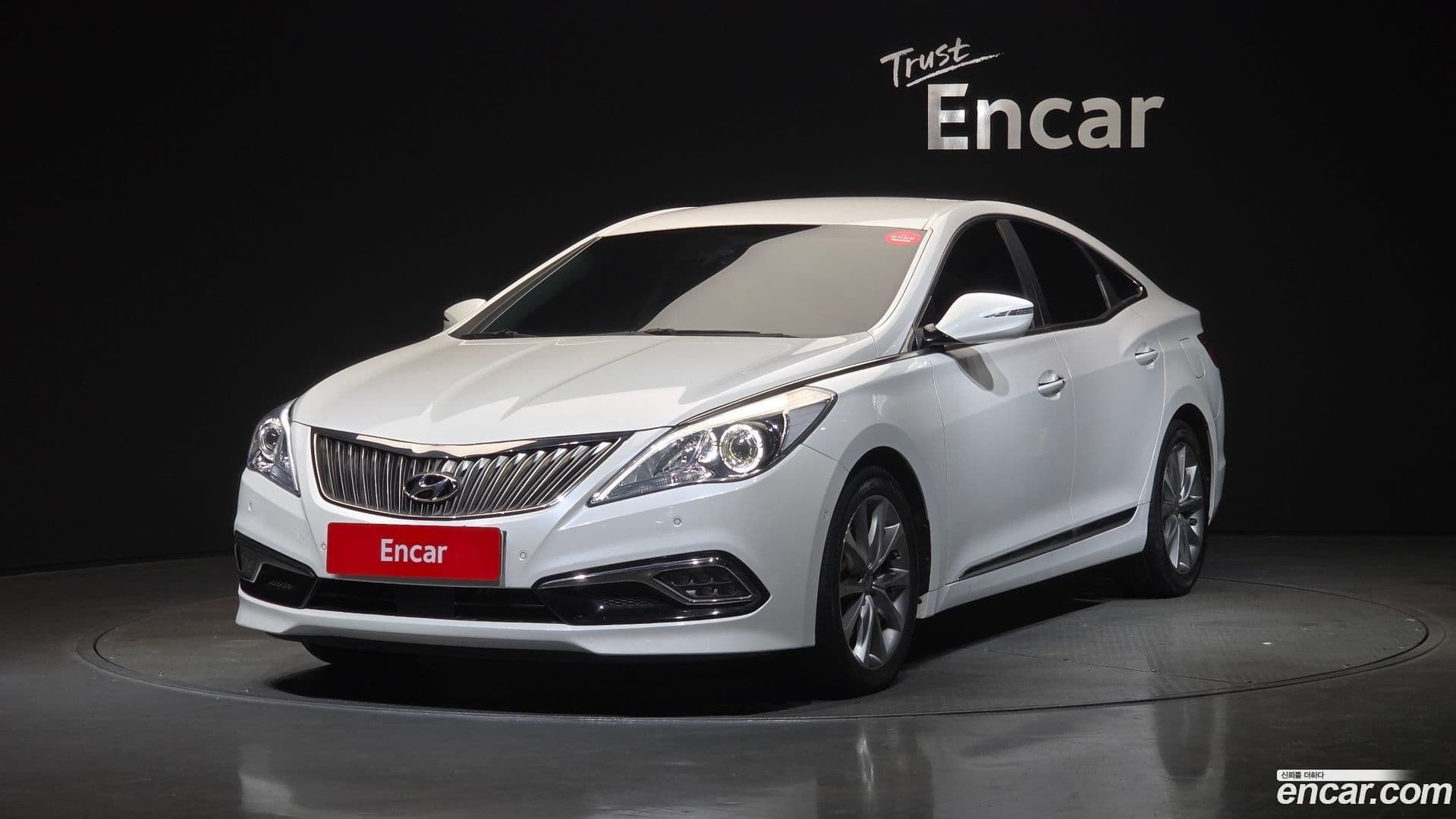 Main__Slider__Photo:Grandeur Hyundai 2015.3-0