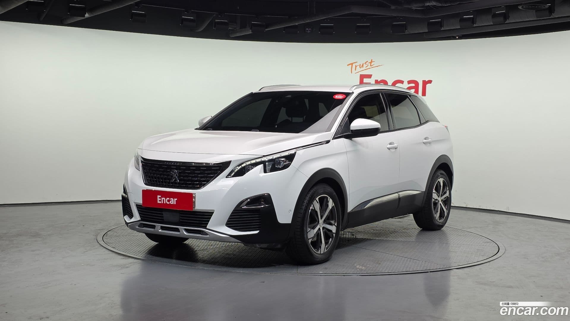 Main__Slider__Photo:3008 Peugeot 2017.4-0
