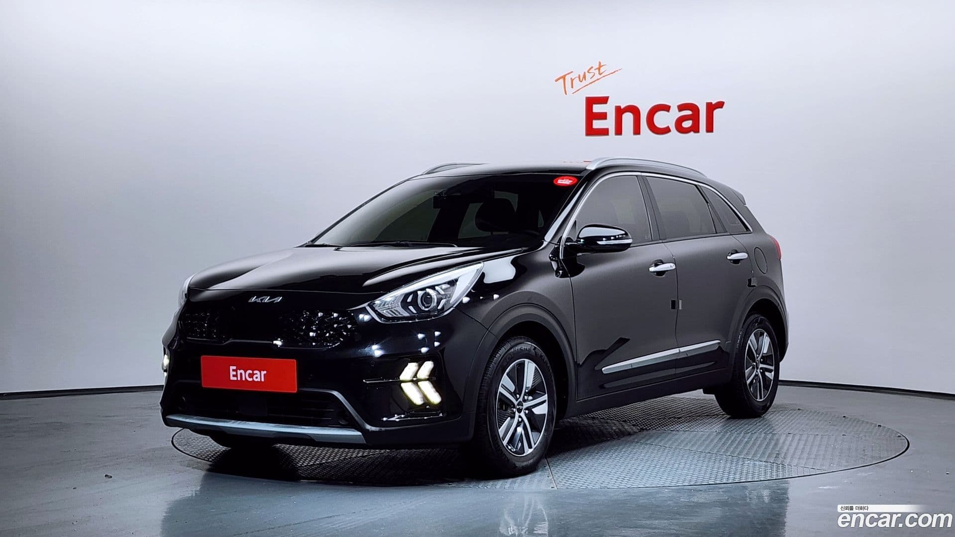 Main__Slider__Photo:Niro Kia 2021.10-0