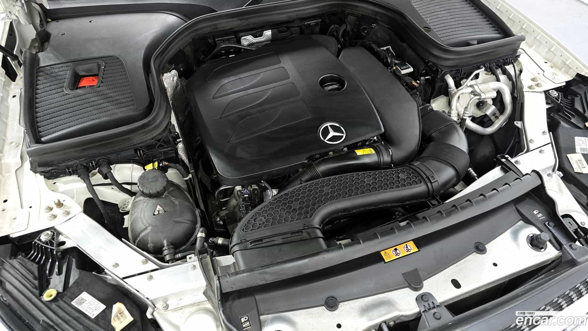 GLC-Class Mercedes-Benz 2023.1-INNER-006