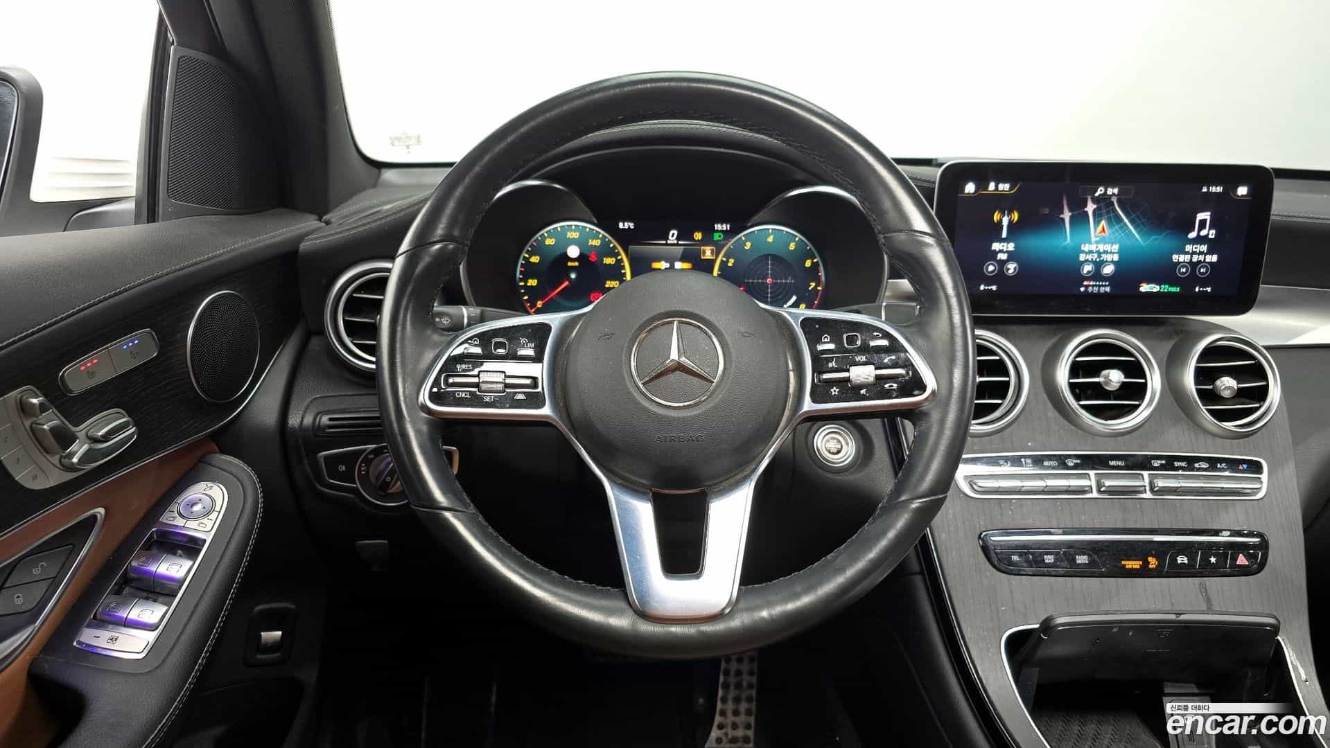 GLC-Class Mercedes-Benz 2023.1-OPTION-017