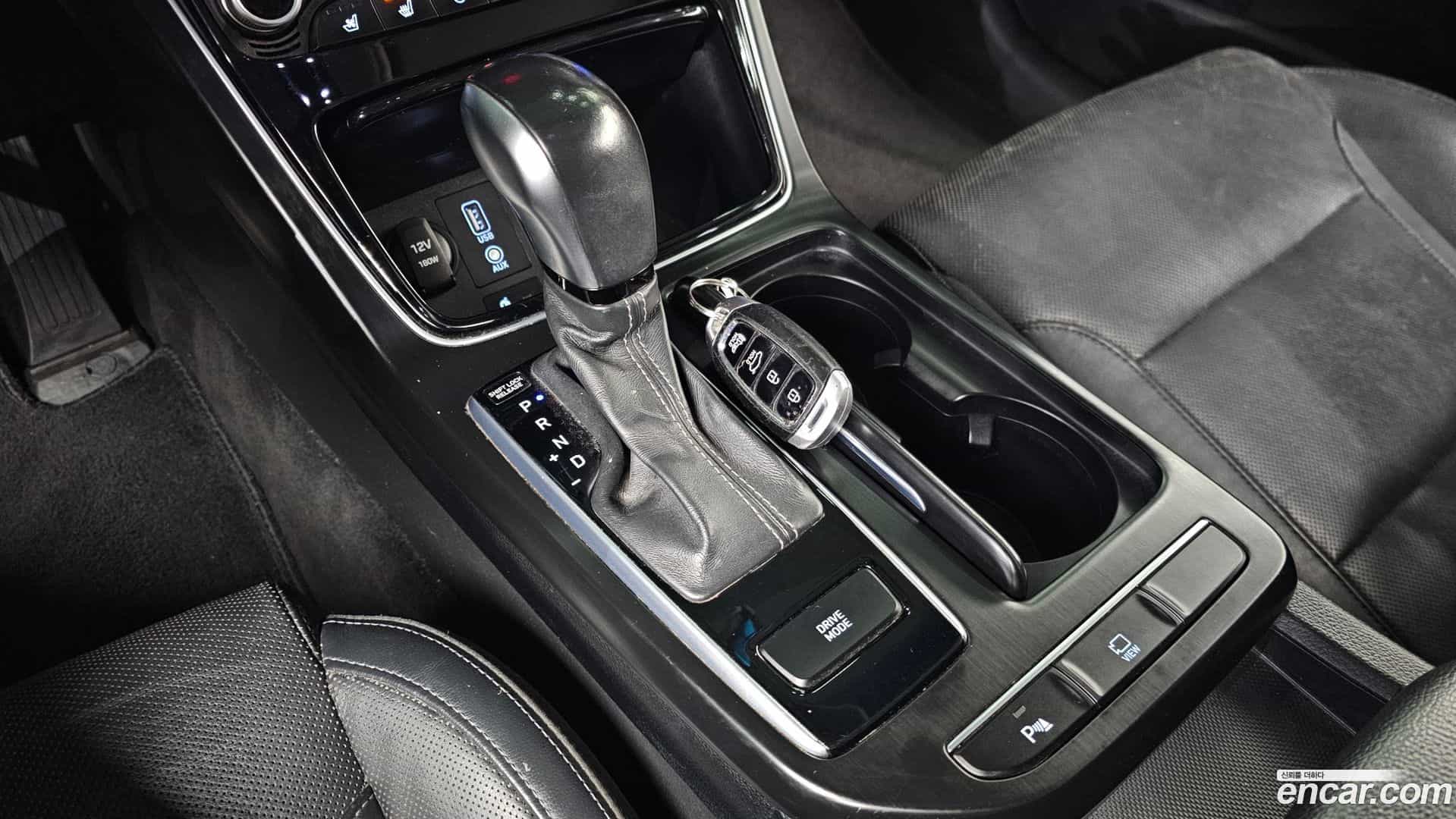 Grandeur Hyundai 2017.11-INNER-009