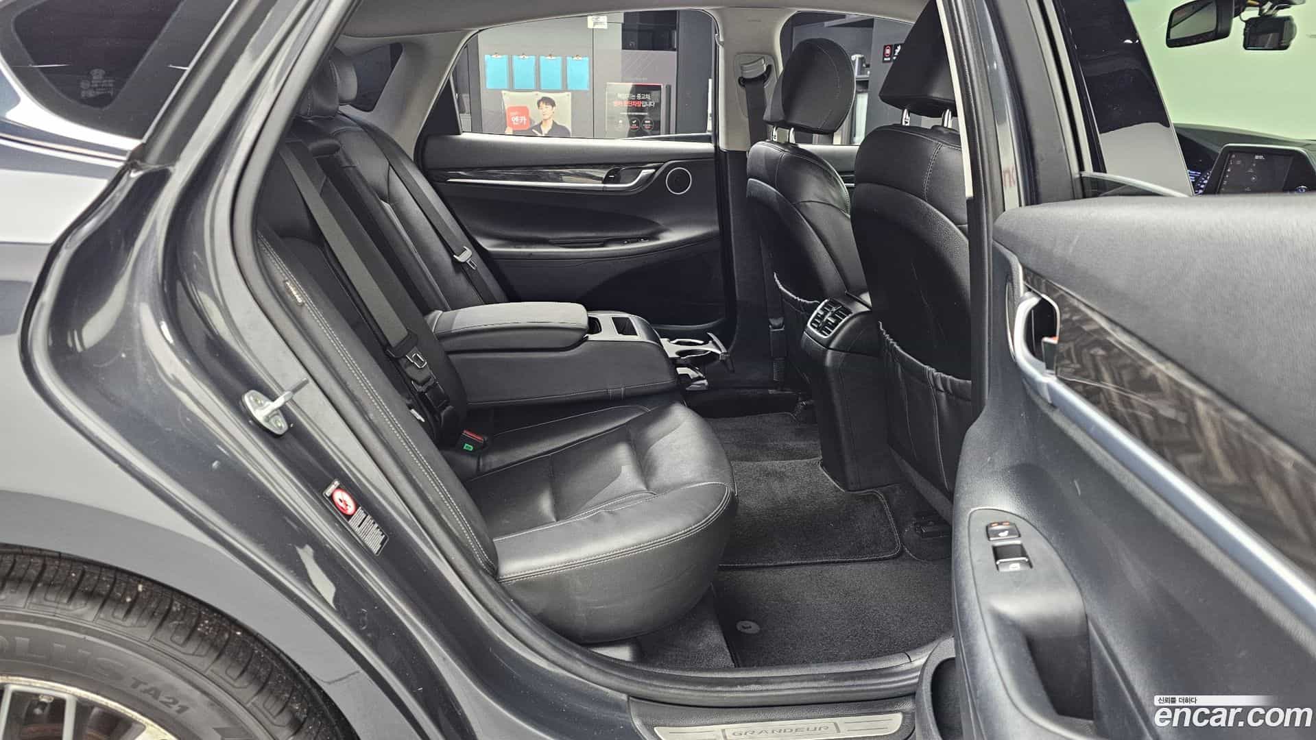 Grandeur Hyundai 2017.11-OPTION-016