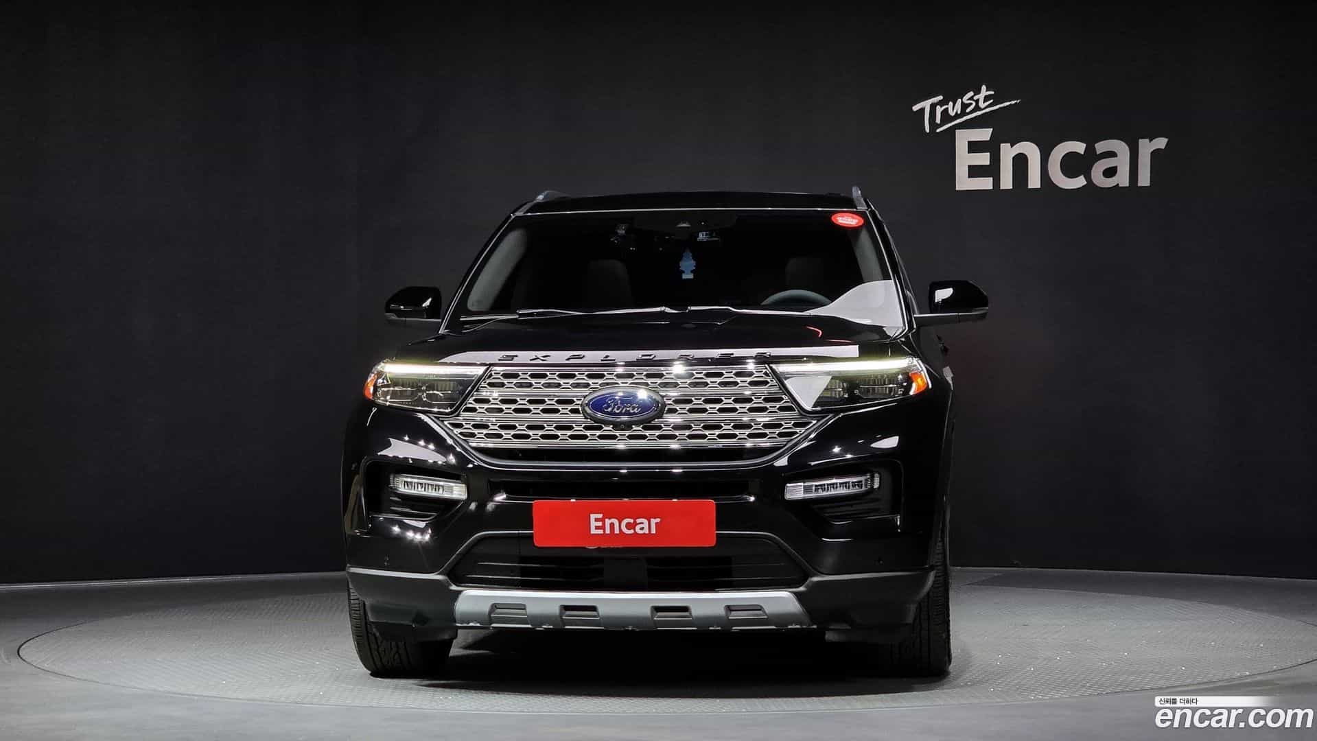 Explorer Ford 2021.10-OUTER-003