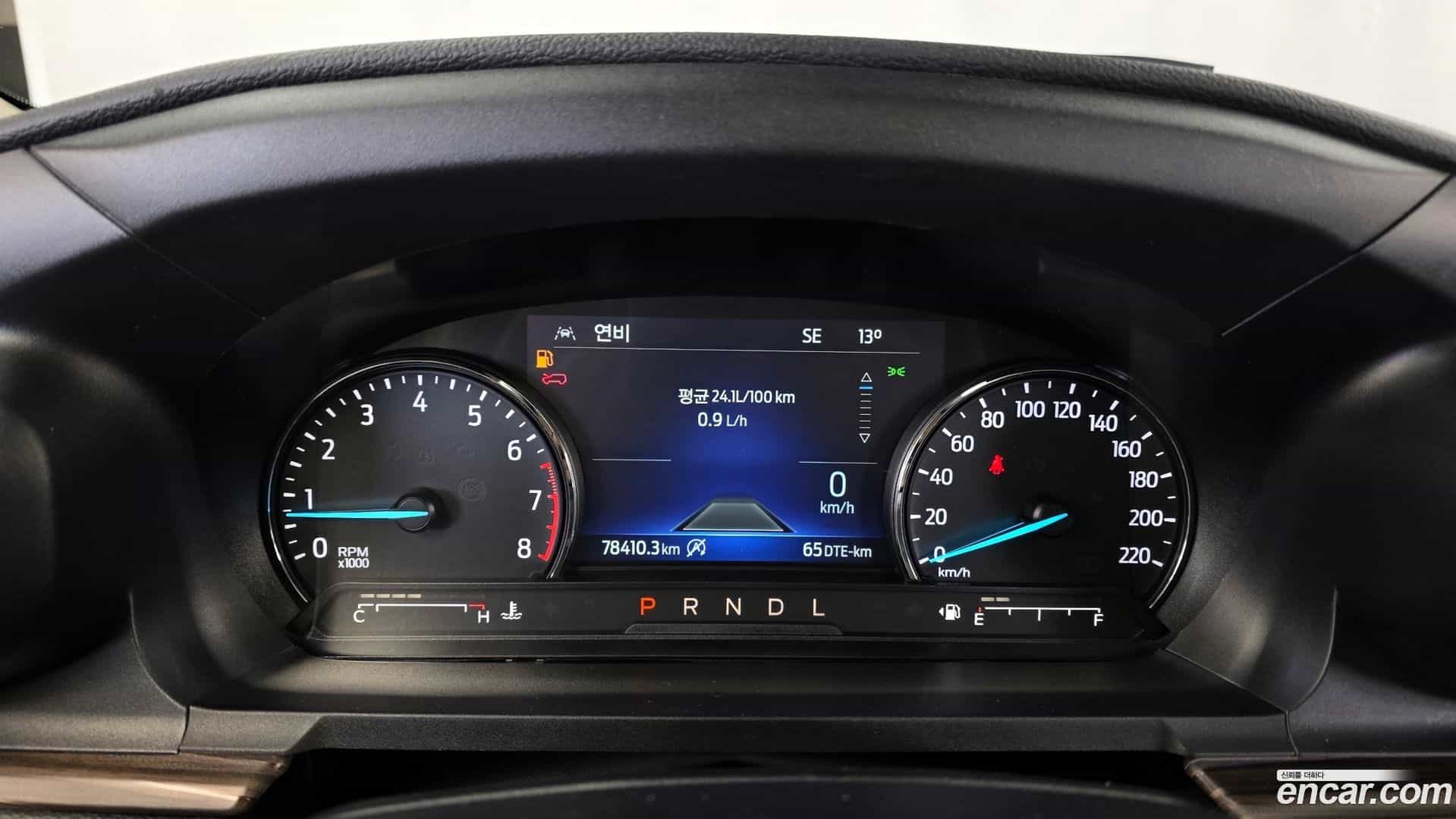 Explorer Ford 2021.10-INNER-008