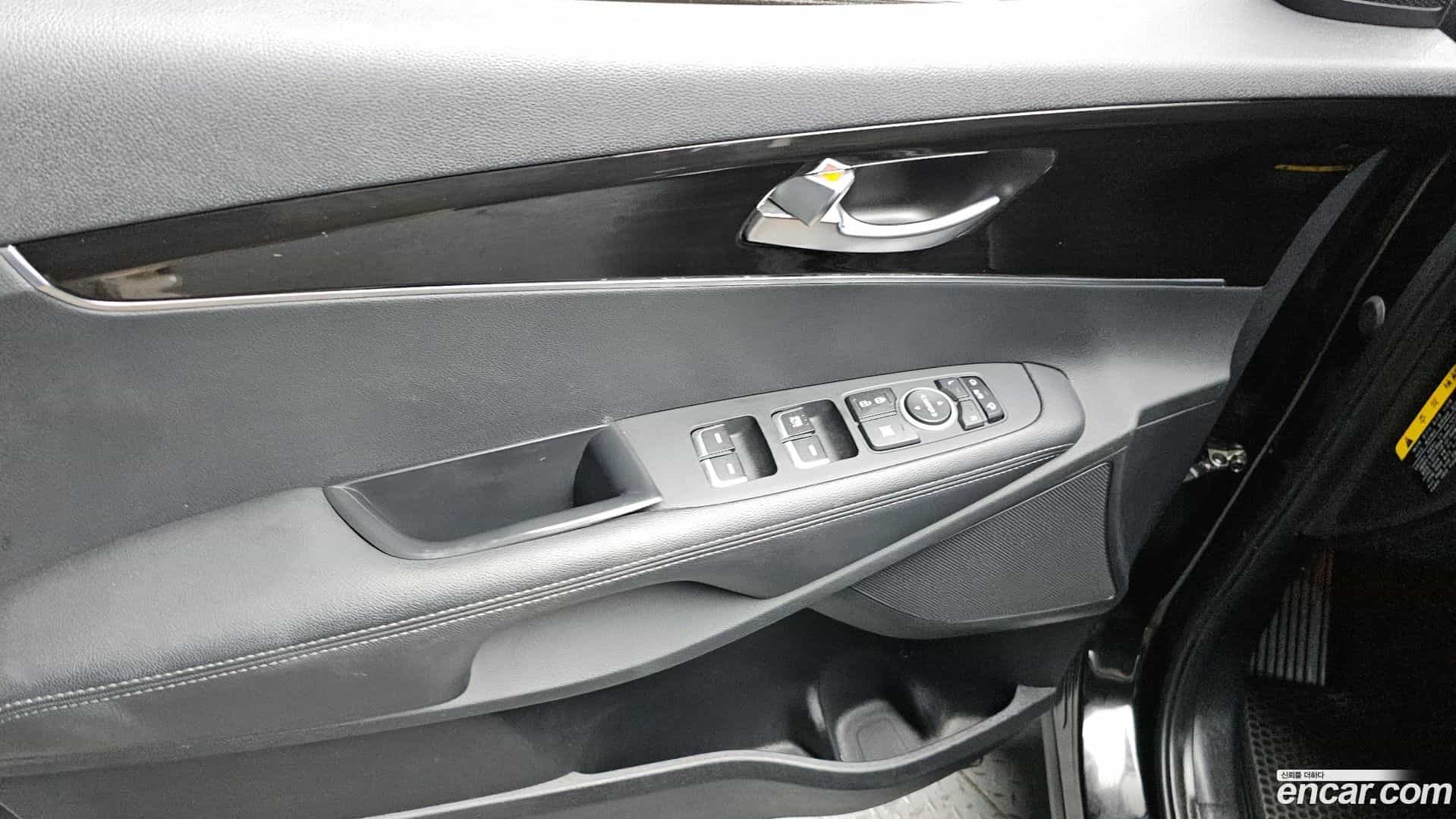 Sorento Kia 2018.4-OPTION-021