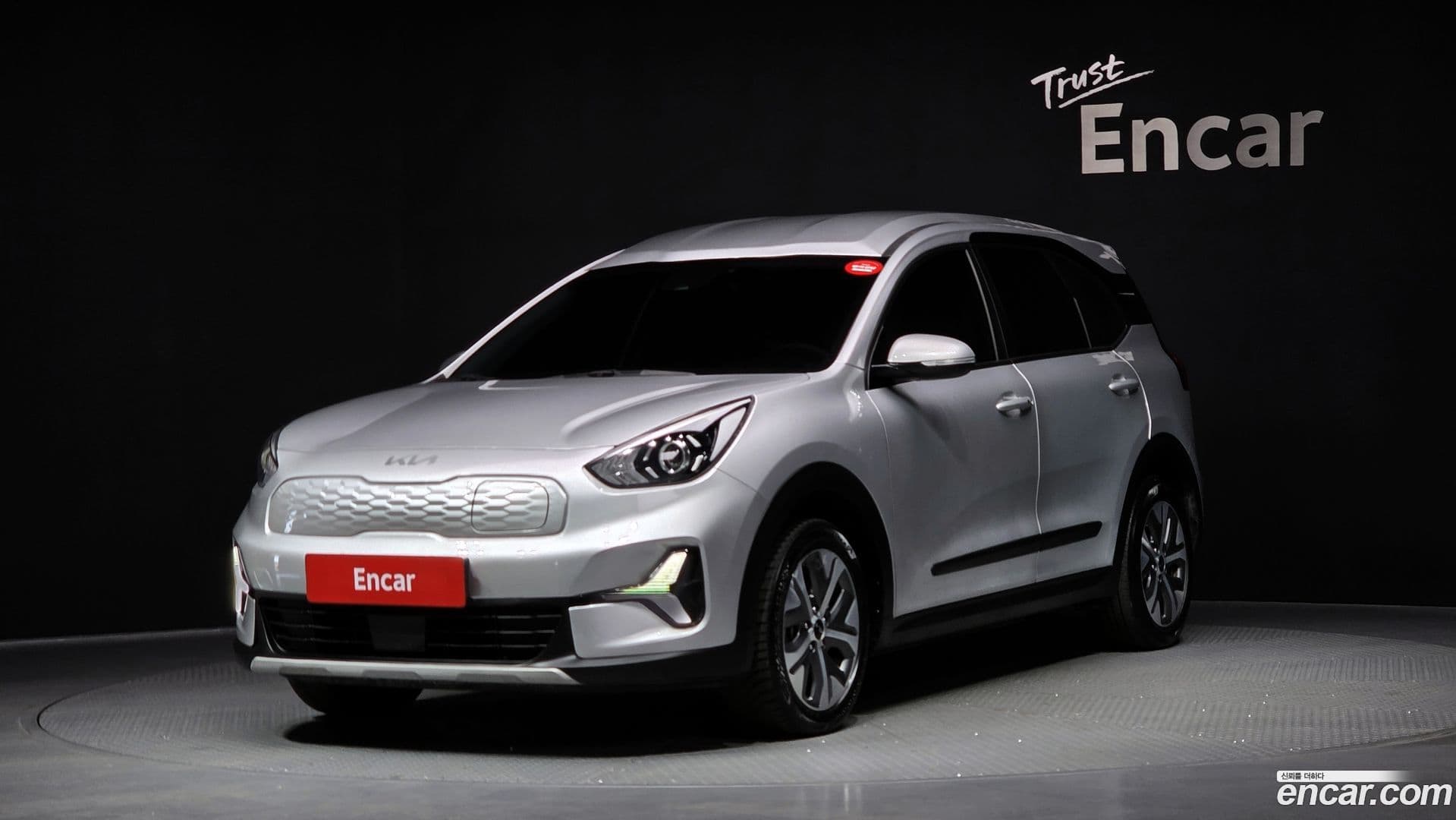 Main__Slider__Photo:Niro Kia 2022.6-0