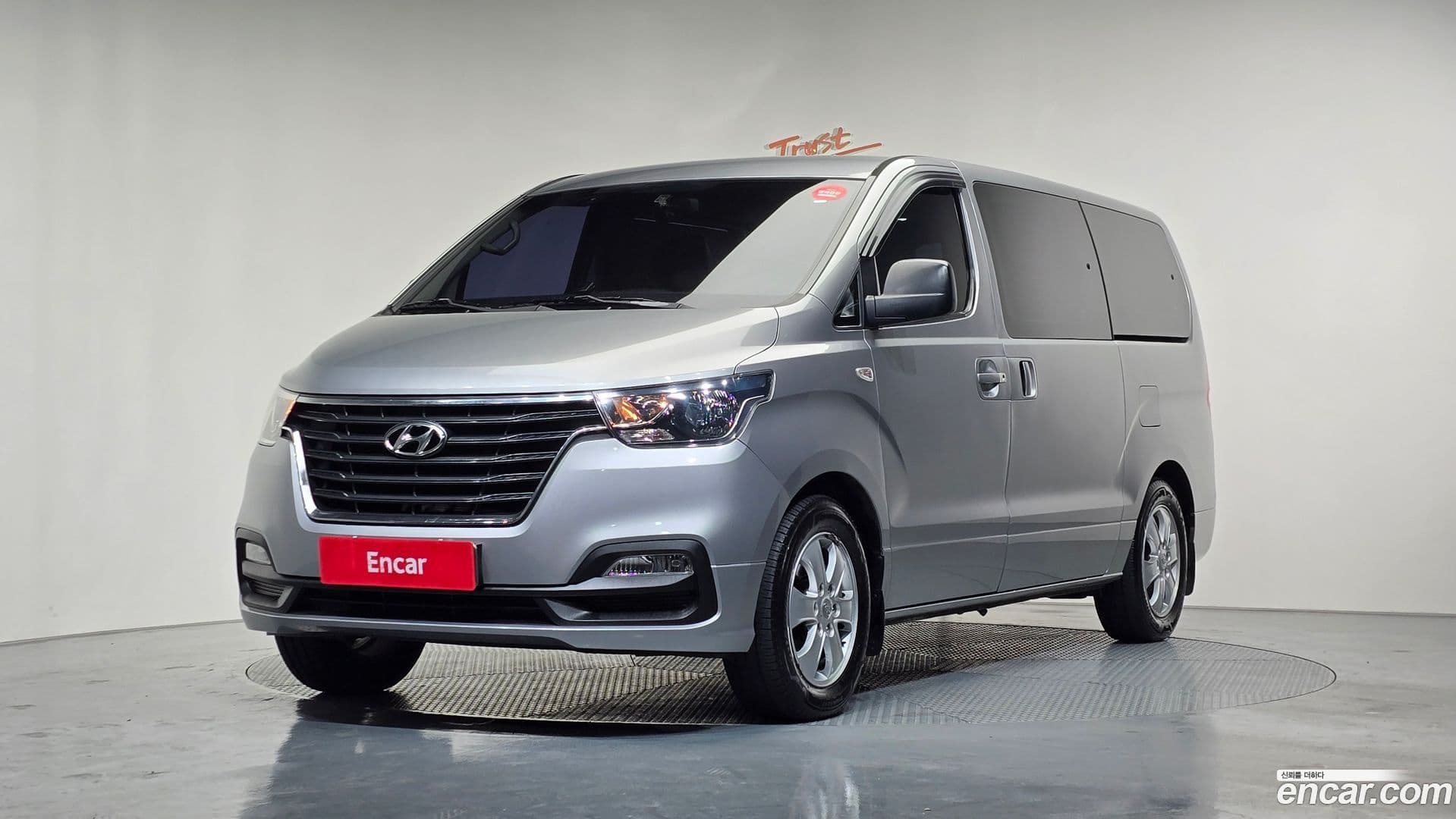 Main__Slider__Photo:Starex Hyundai 2018.9-0