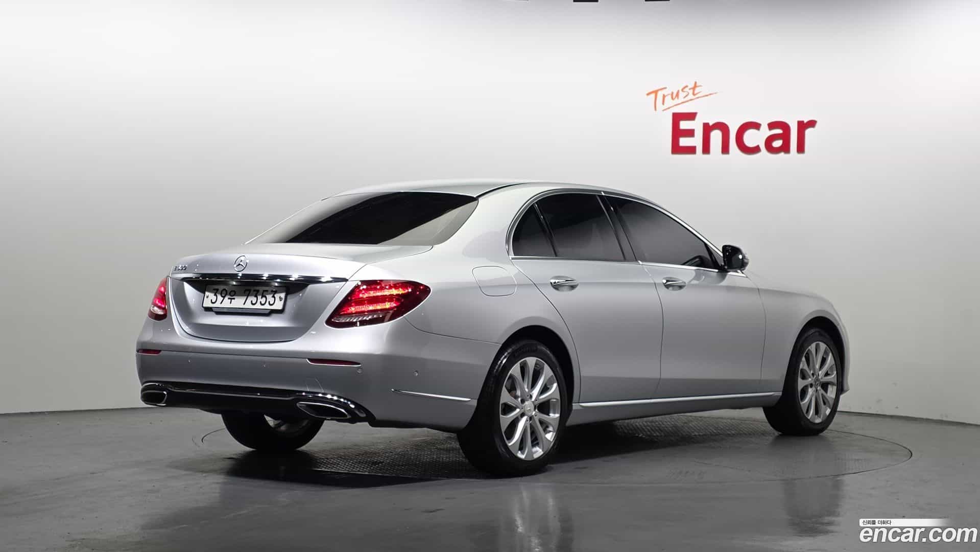 E-Class Mercedes-Benz 2018.10-OUTER-002