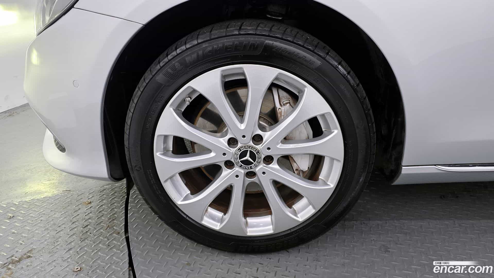 E-Class Mercedes-Benz 2018.10-OUTER-005