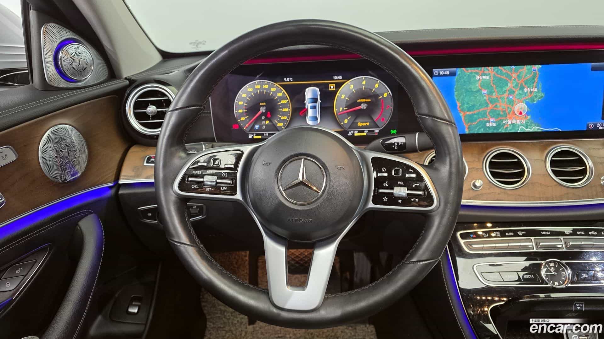 E-Class Mercedes-Benz 2018.10-OPTION-017