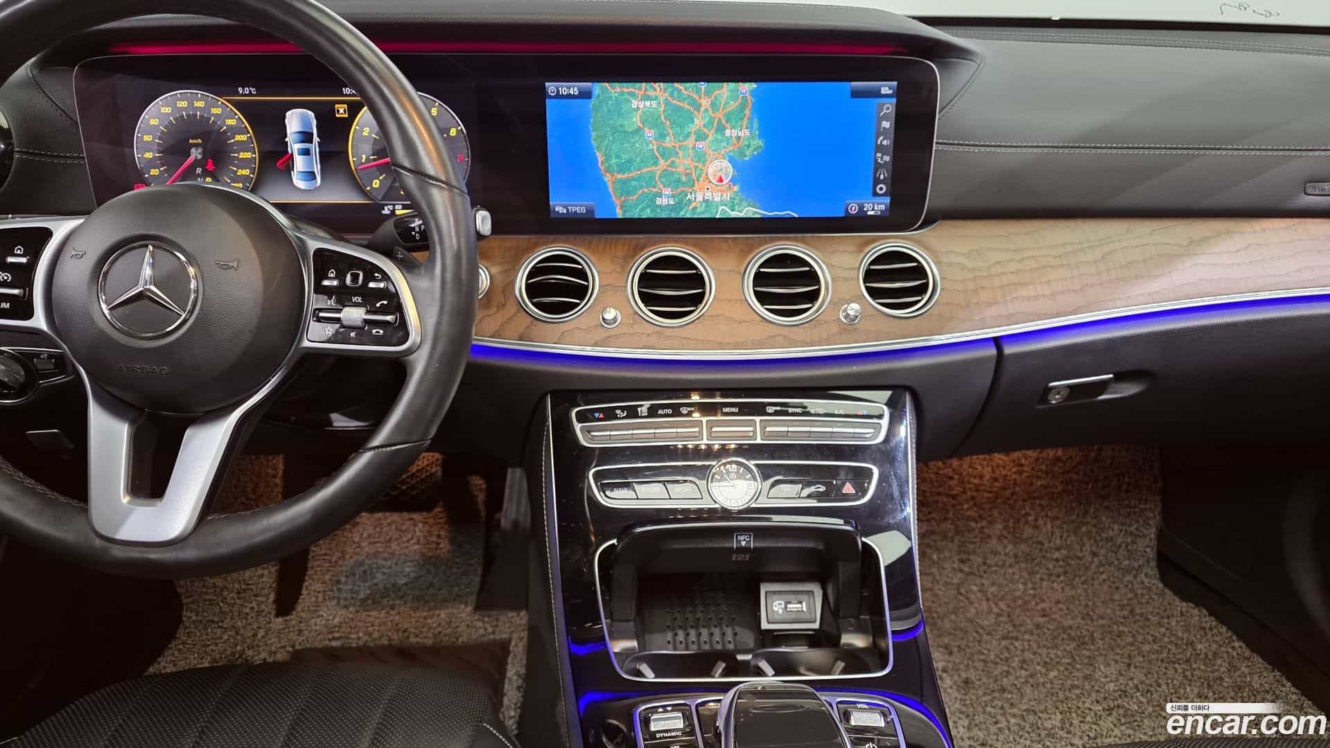 E-Class Mercedes-Benz 2018.10-OPTION-023