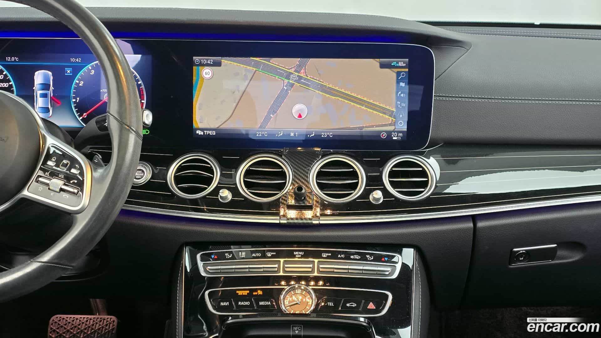E-Class Mercedes-Benz 2020.8-OPTION-018