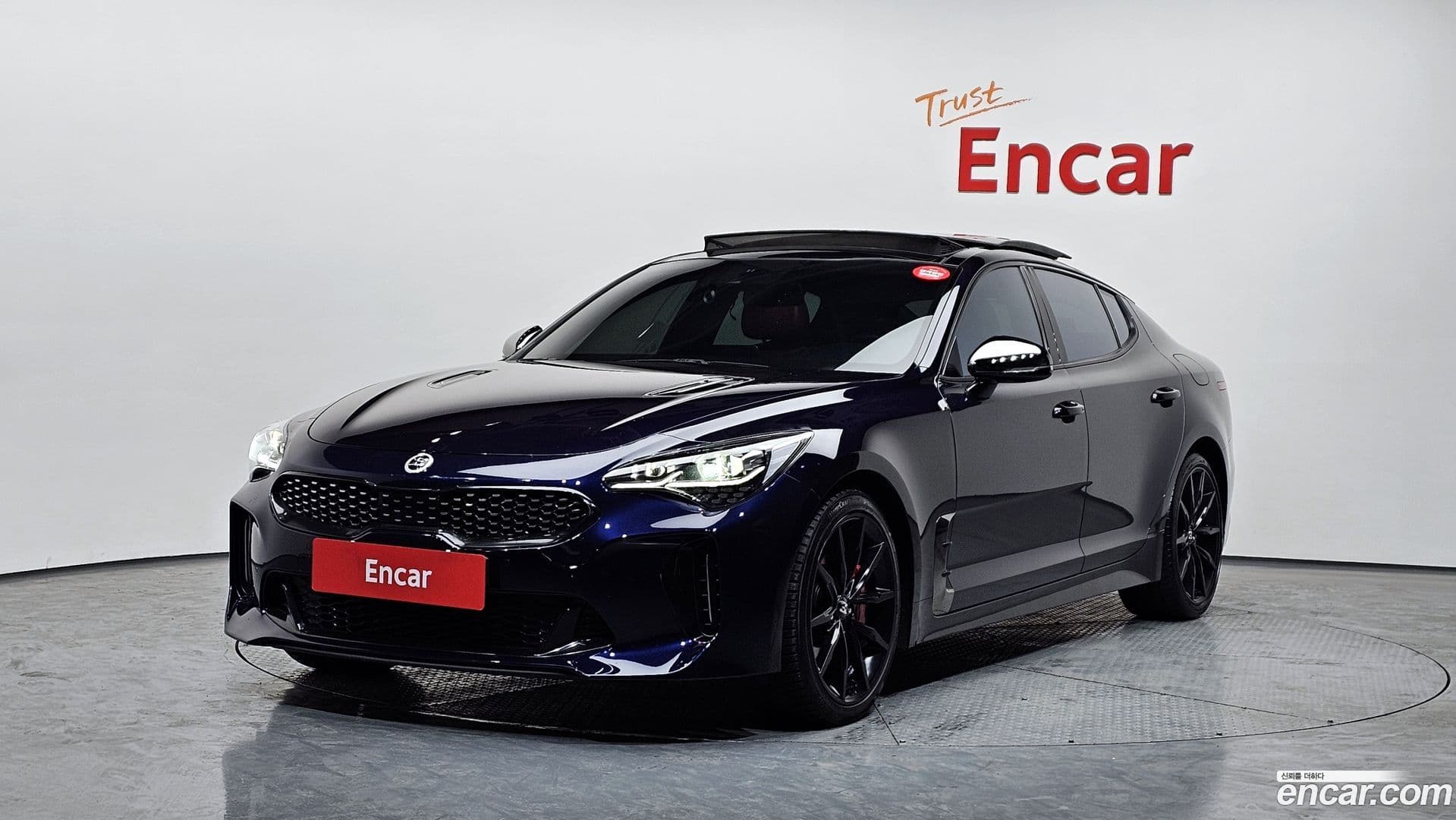 Main__Slider__Photo:Stinger Kia 2019.6-0