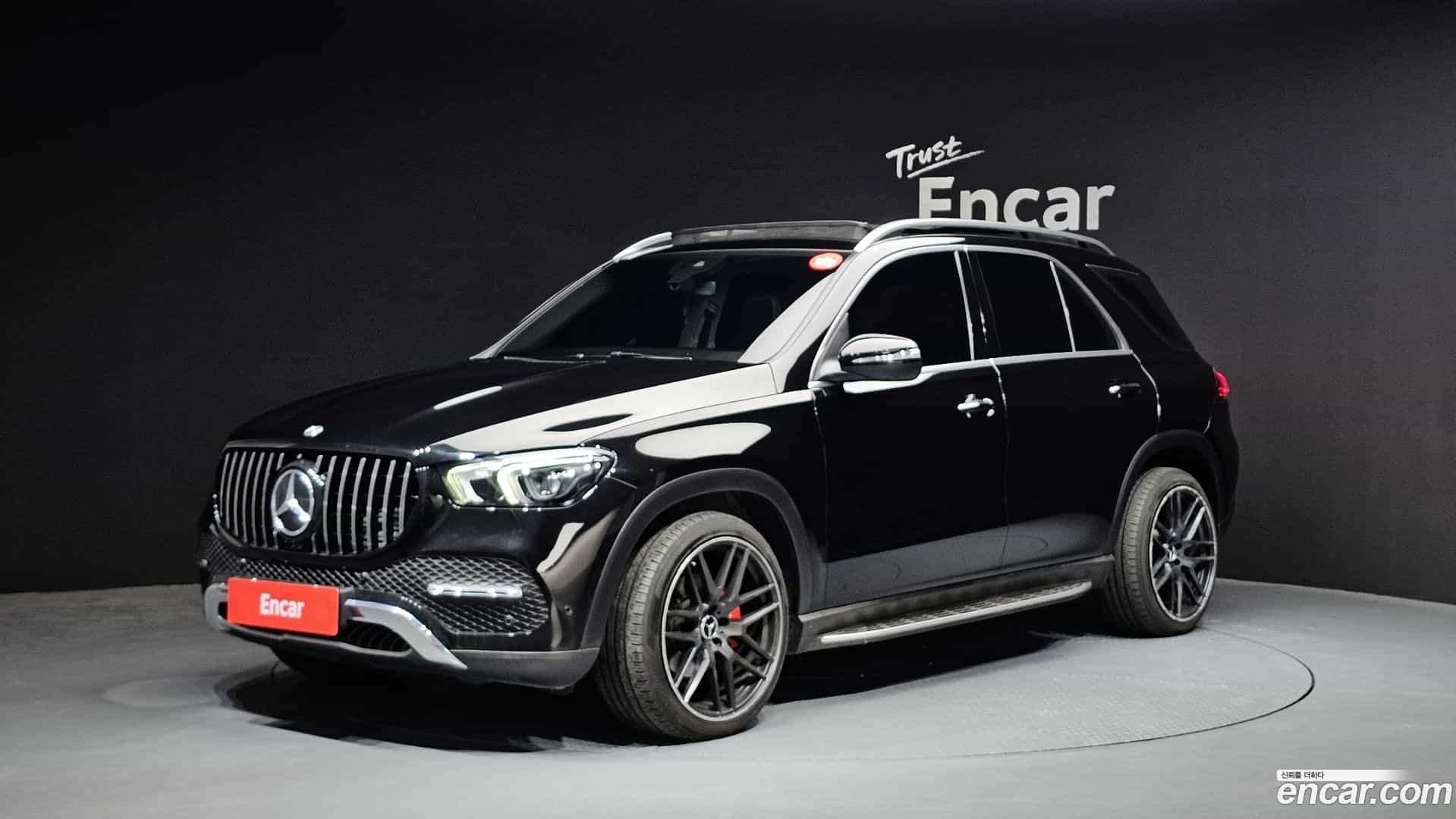 GLE-Class Mercedes-Benz 2020.8-OUTER-001