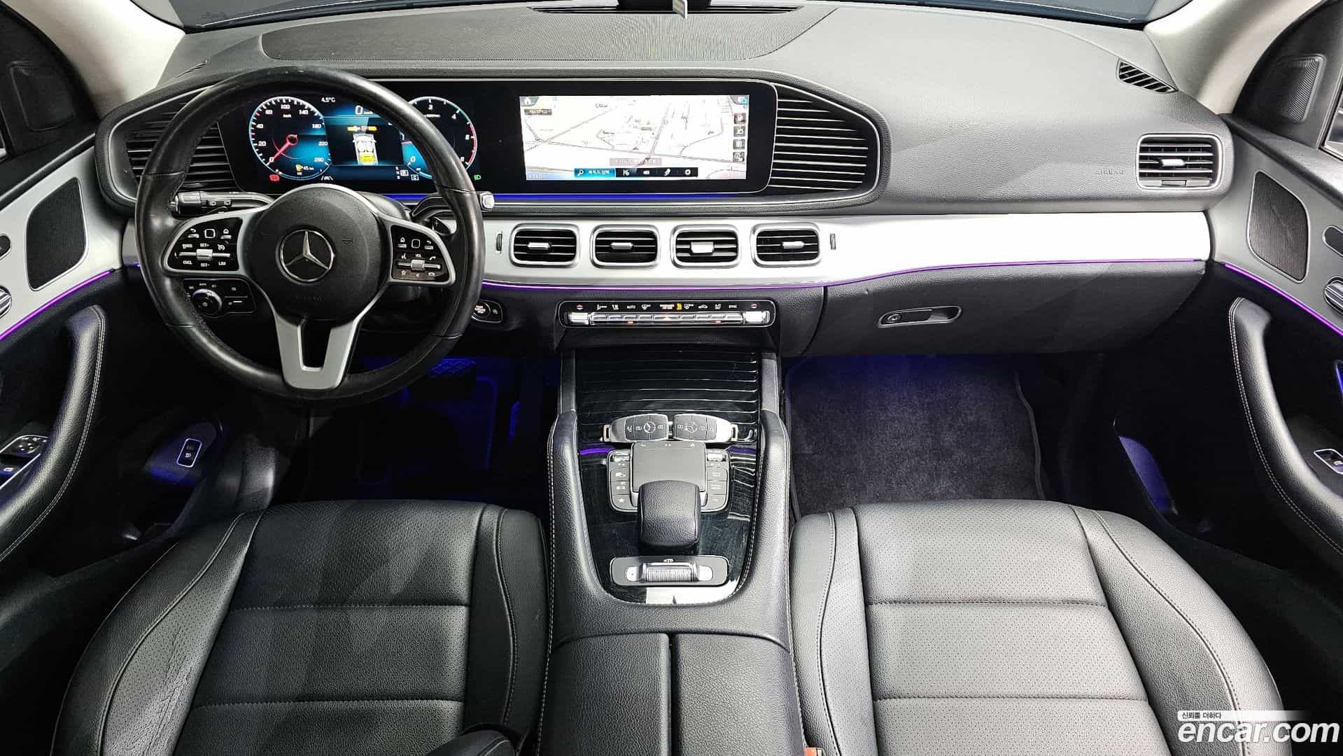 GLE-Class Mercedes-Benz 2020.8-INNER-007