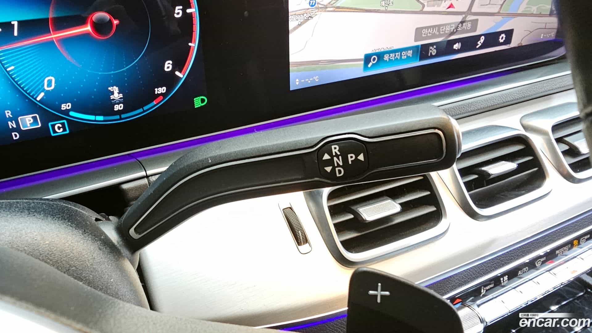 GLE-Class Mercedes-Benz 2020.8-INNER-009