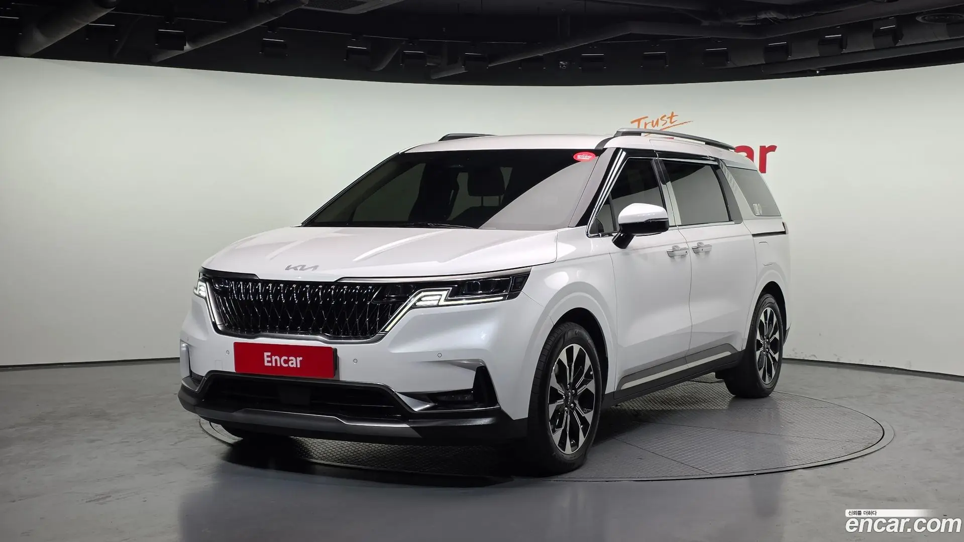 Main__Slider__Photo:Canival Kia 2023.10-0