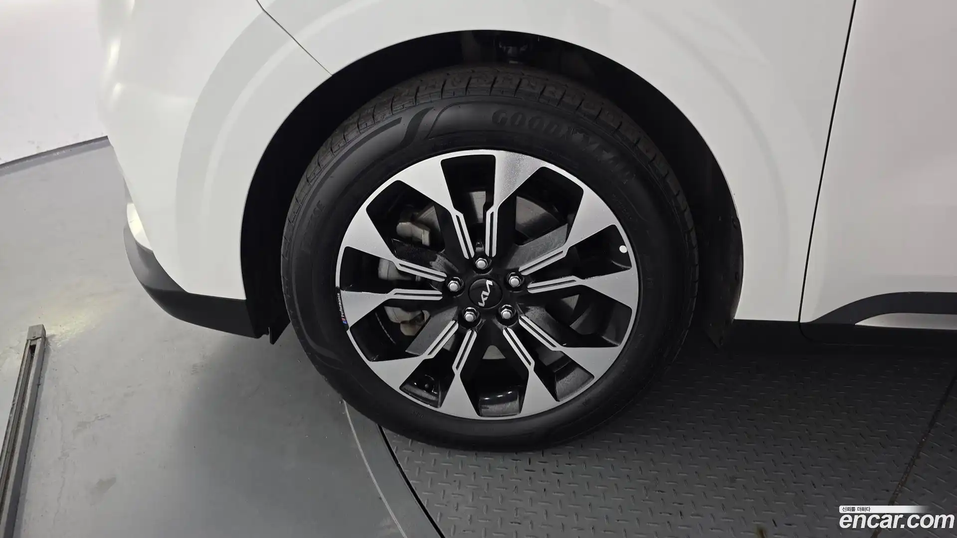 Canival Kia 2023.10-OUTER-005