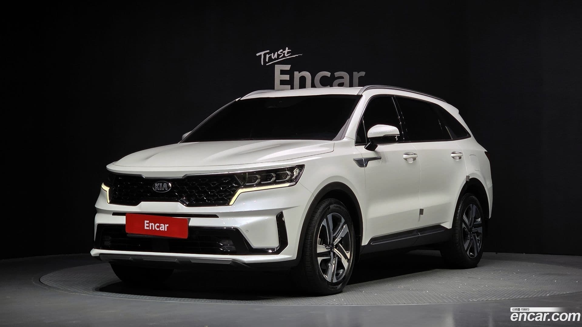 Main__Slider__Photo:Sorento Kia 2021.4-0