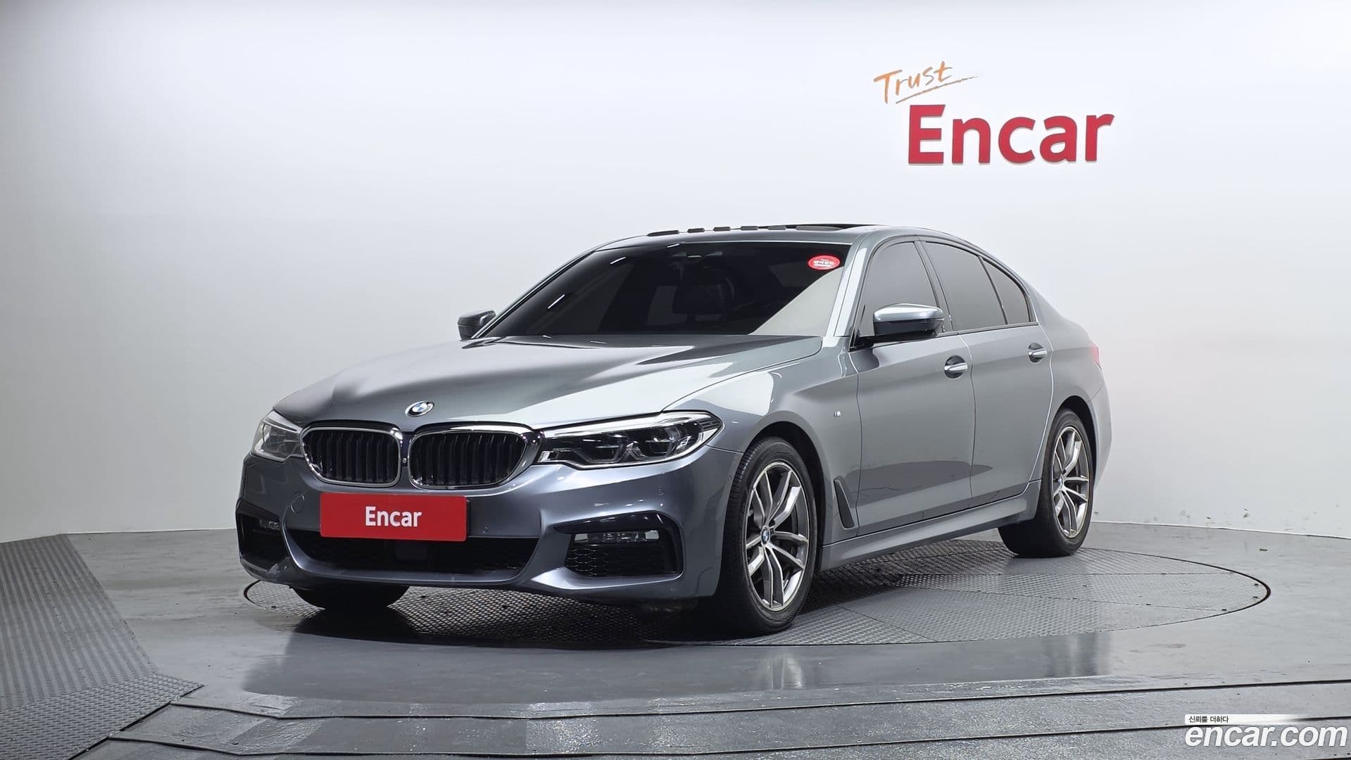Main__Slider__Photo:5-Series BMW 2017.3-0