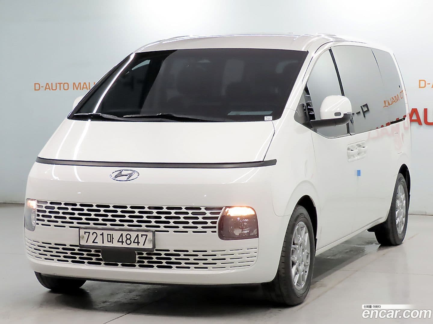 Main__Slider__Photo:Staria Hyundai 2021.6-0