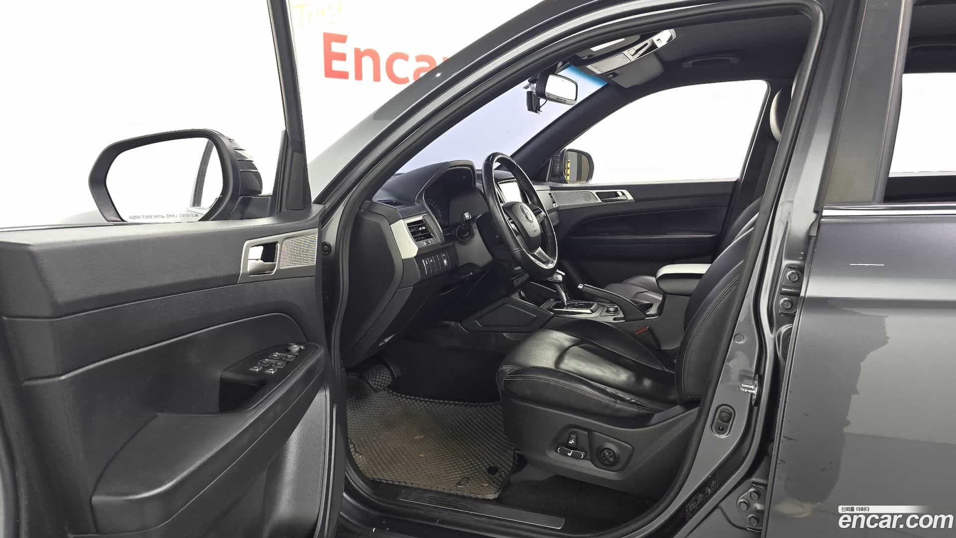 Rexton KG Mobility 2019.1-INNER-010