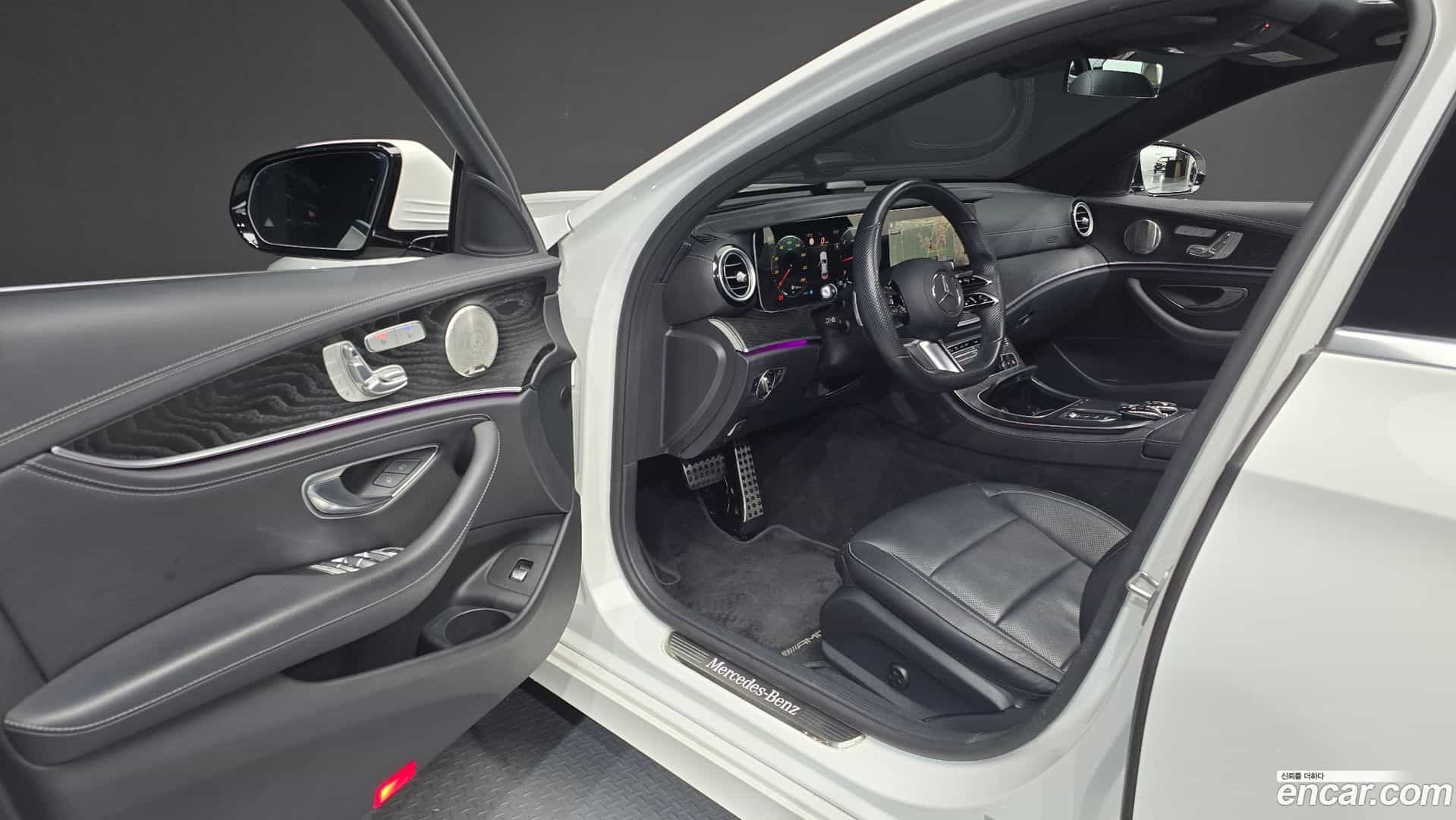 E-Class Mercedes-Benz 2022.1-OPTION-015