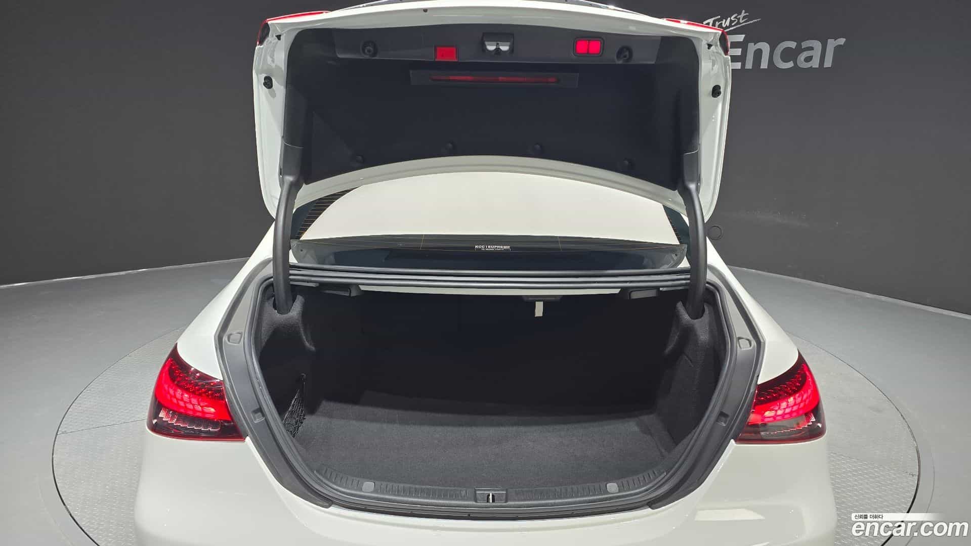 E-Class Mercedes-Benz 2022.1-OPTION-024