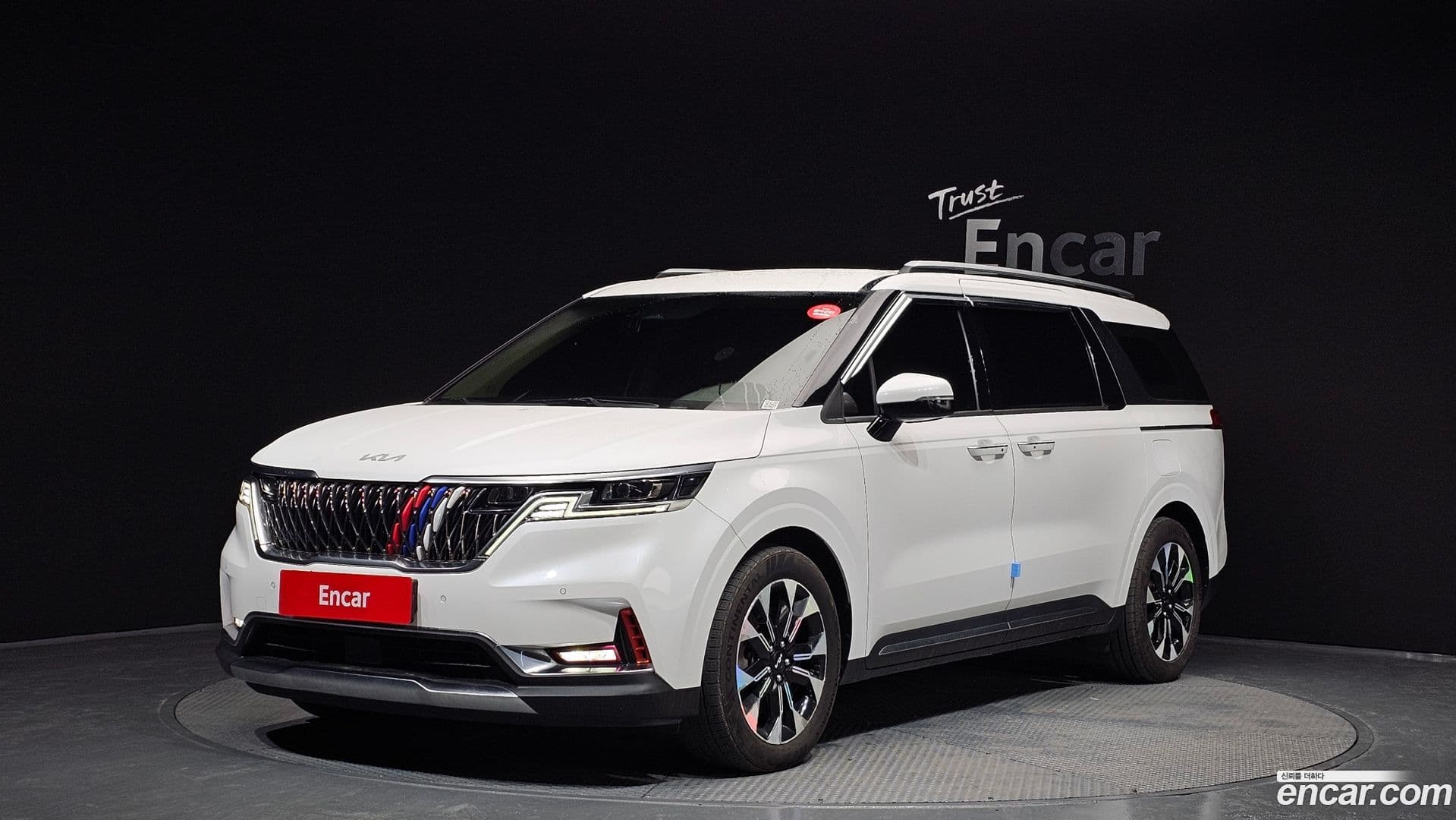 Main__Slider__Photo:Canival Kia 2020.9-0