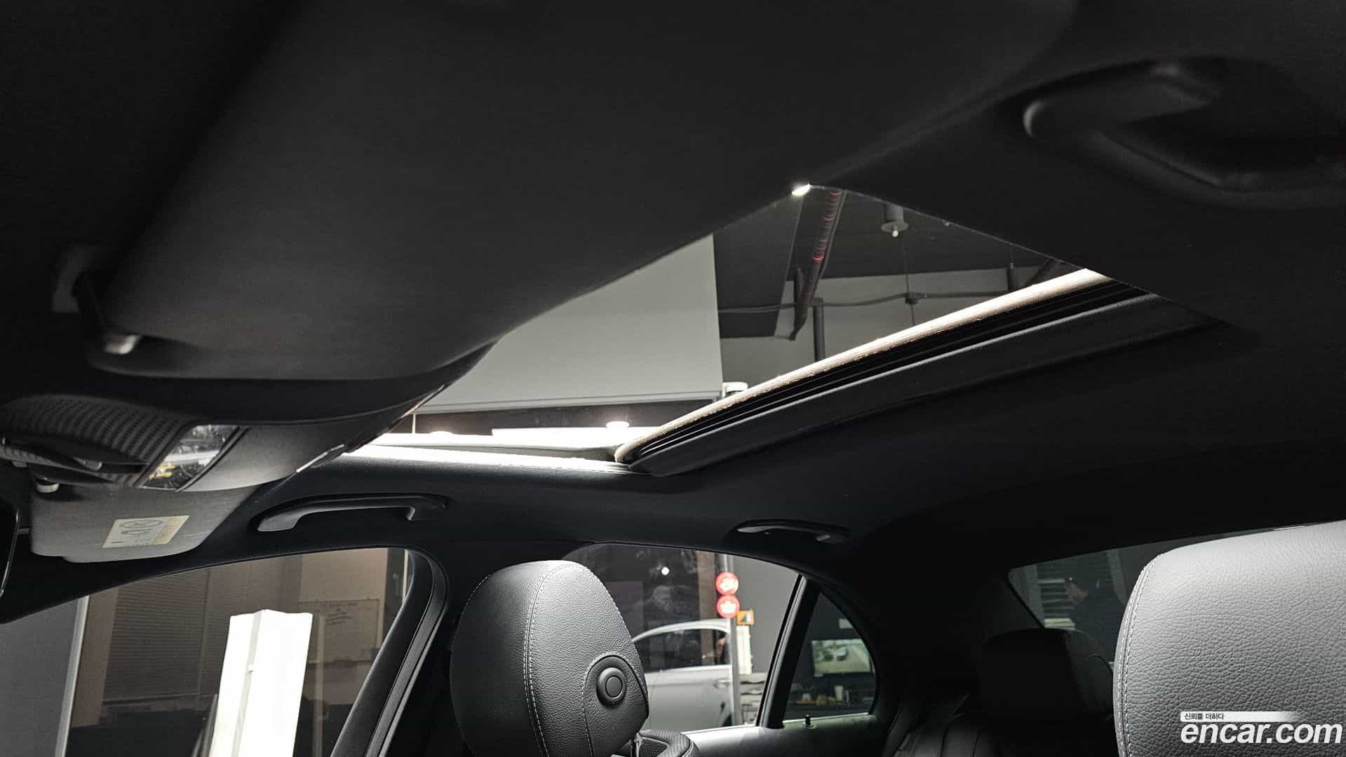 E-Class Mercedes-Benz 2020.11-OPTION-020